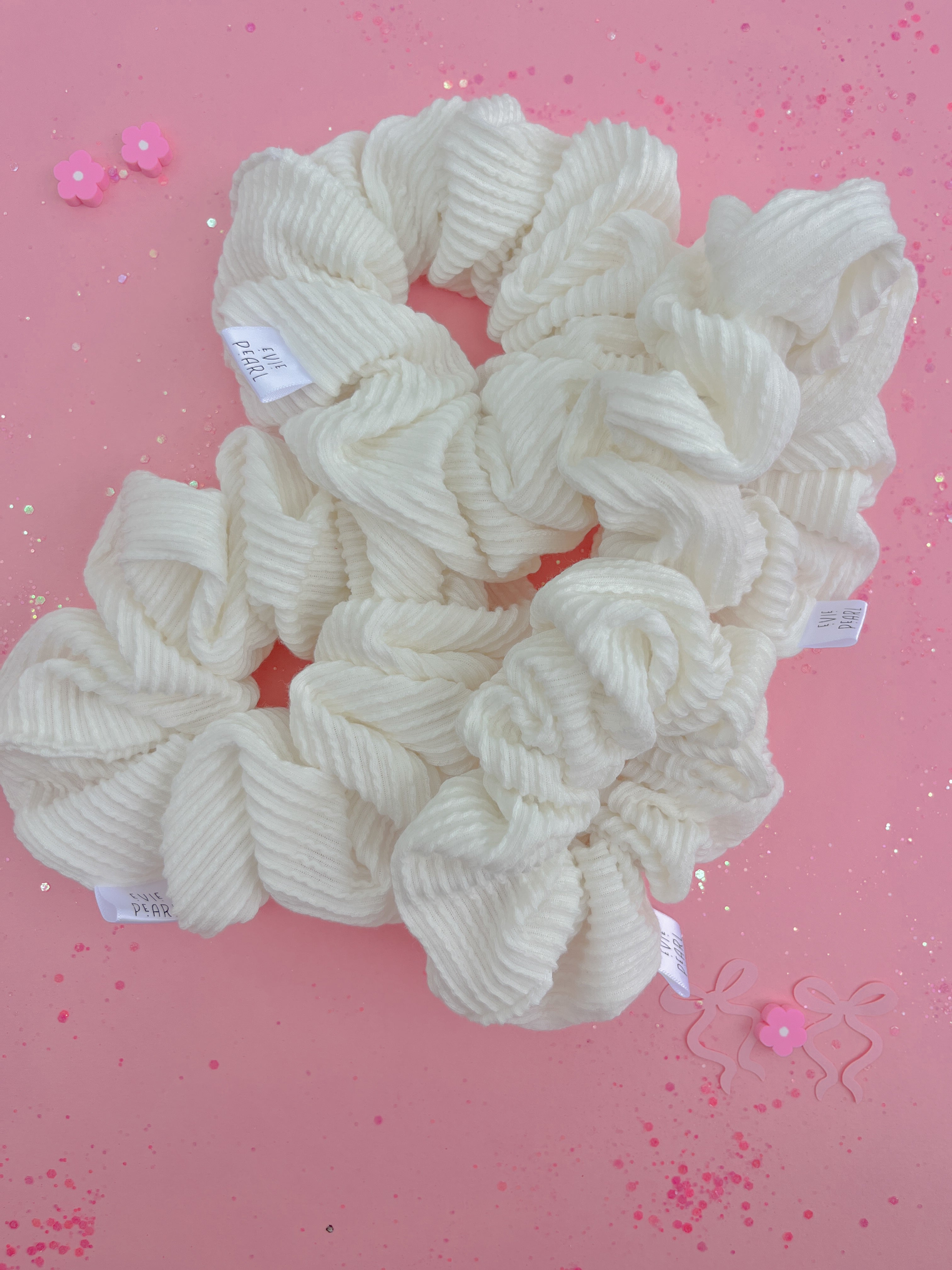 Crisp White Ribbed Scrunchy