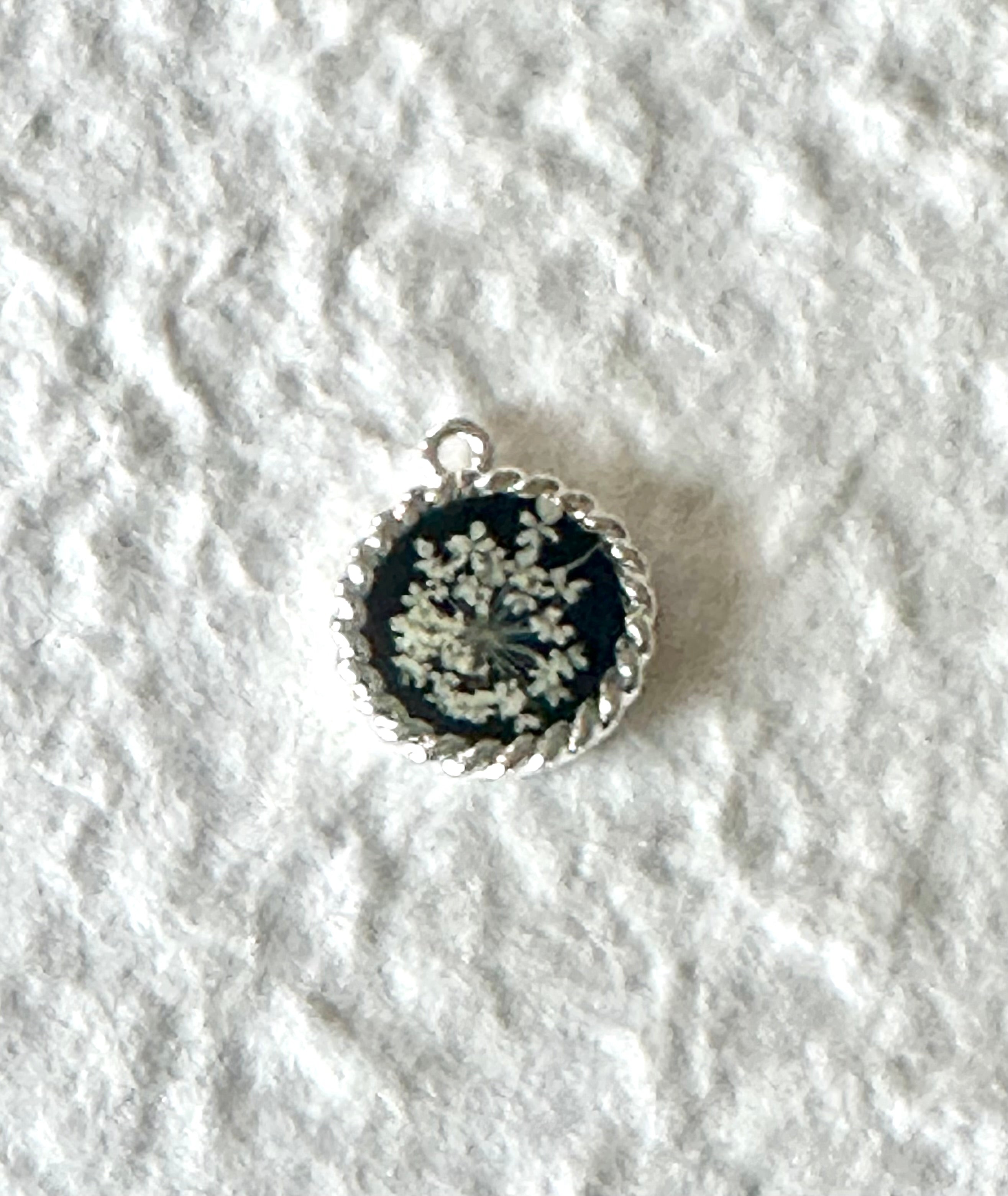 Floral Rope Bezel Necklace