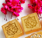 Karwachauth Combo - Designer Trinket Box, Scented Gajra, Ghungroo Bracelet & Bindi in Metal Gift Box
