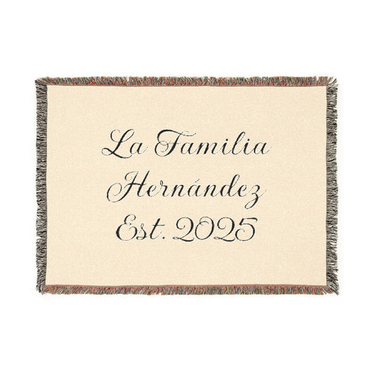Manta tejida personalizada con apellido familiar y año