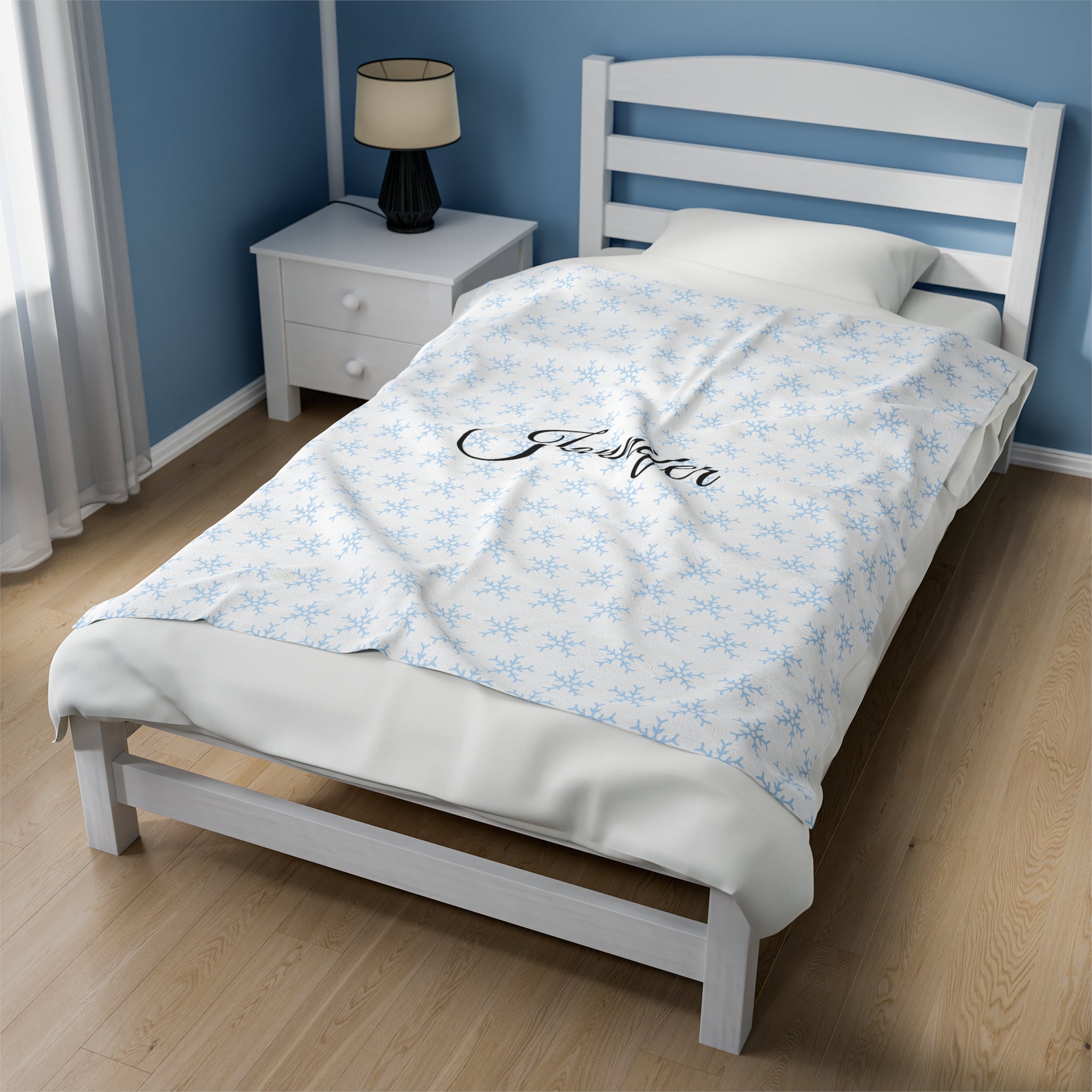 Personalized Winter Snowflake Velveteen Plush Blanket