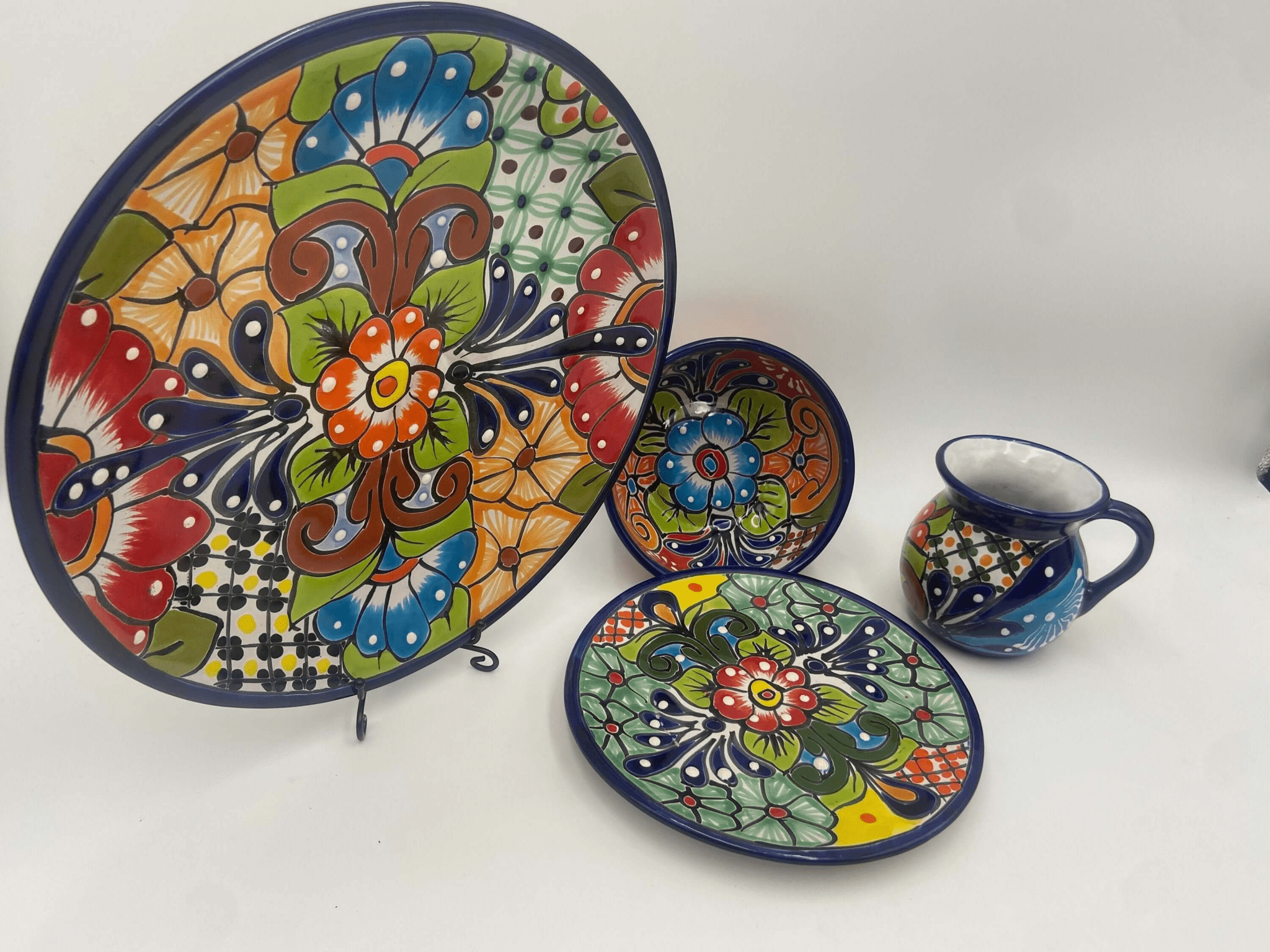 16-Piece Mexican Talavera Dinnerware Set | Handmade Talavera Talavera Dinnerware Set La Vie Bien 16-Piece Mexican Talavera Dinnerware Set | Handmade Talavera
