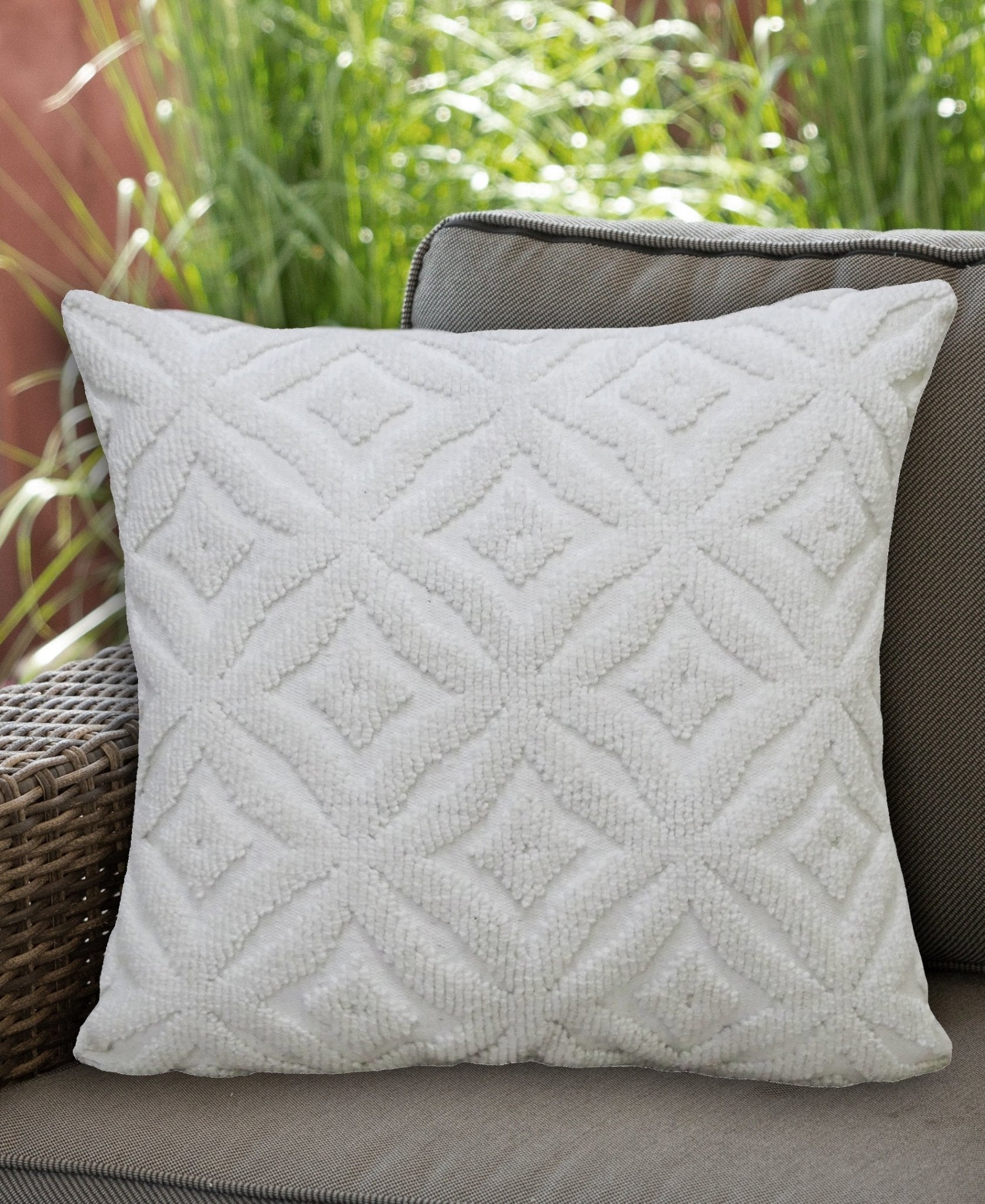 18"x18" White Indoor Outdoor Ogee Decorative Pillow home Decor La Vie Bien 18"x18" White Indoor Outdoor Ogee Decorative Pillow