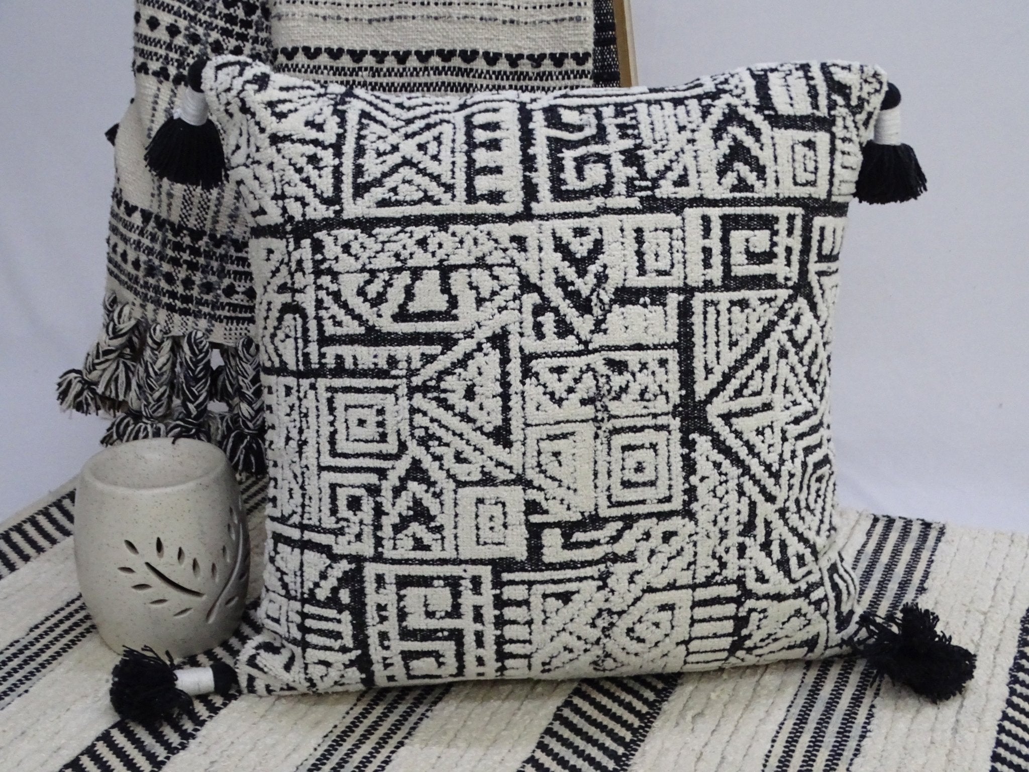 20" x 20" Throw Pillow with Tassels for Decoration Throw Pillow La Vie Bien 20" x 20" Throw Pillow with Tassels for Decoration