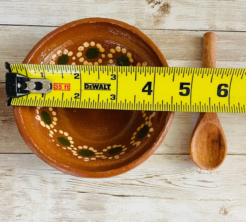 2x Mexican Terra Cota Bowls with Wood Spoon Salsero de Barro con 2 Cucharas de Madera La Vie Bien 2x Mexican Terra Cota Bowls with Wood Spoon Salsero de Barro con 2 Cucharas de Madera