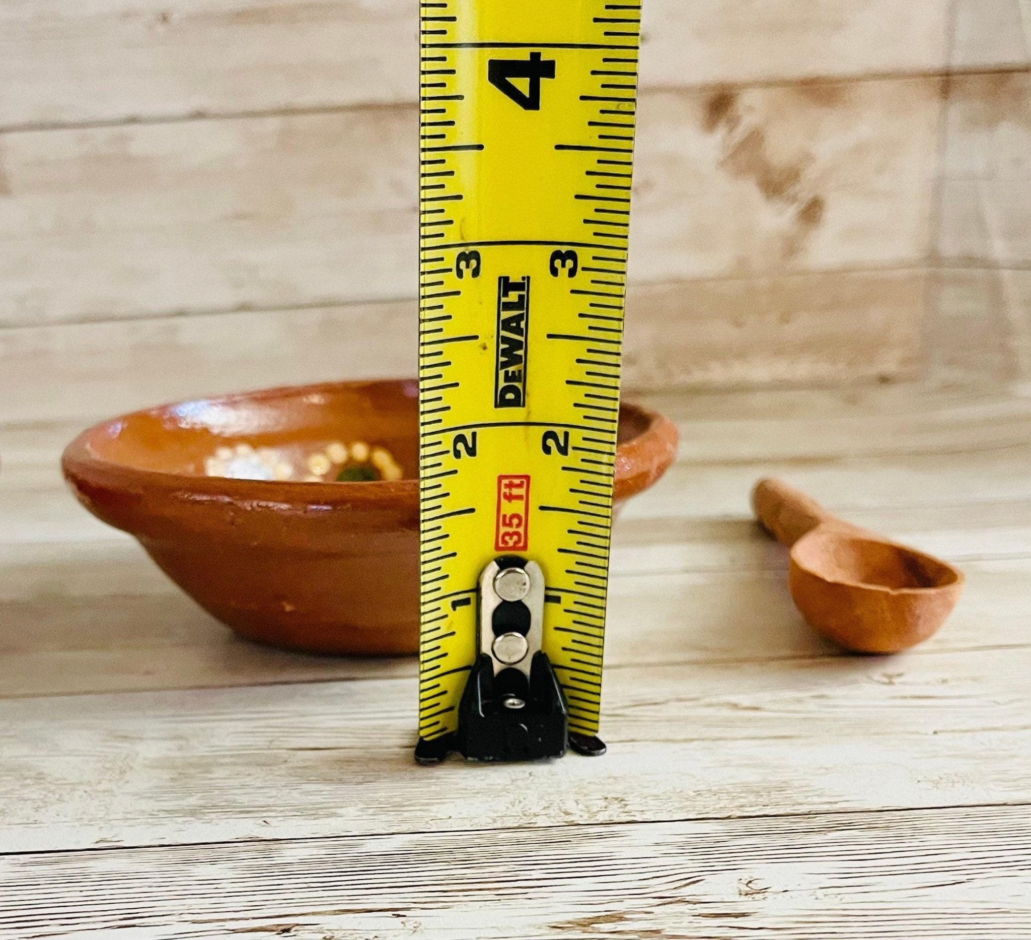 2x Mexican Terra Cota Bowls with Wood Spoon Salsero de Barro con 2 Cucharas de Madera La Vie Bien 2x Mexican Terra Cota Bowls with Wood Spoon Salsero de Barro con 2 Cucharas de Madera