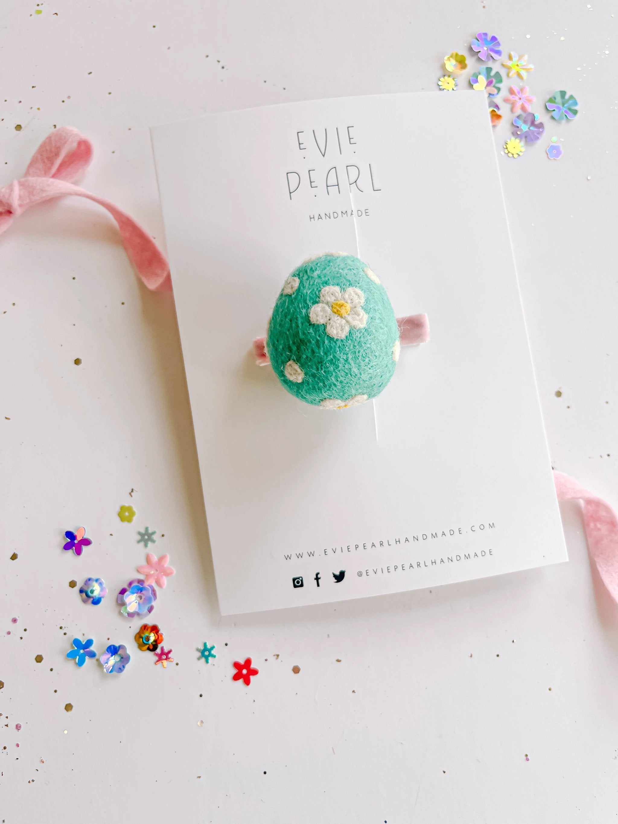 Teal Daisy Egg clip by Evie Pearl Handmade