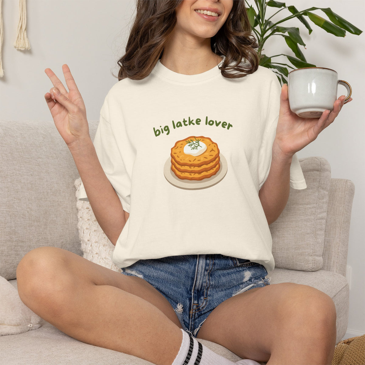 Big Latke Lover Potato Pancake Illustration T-Shirt