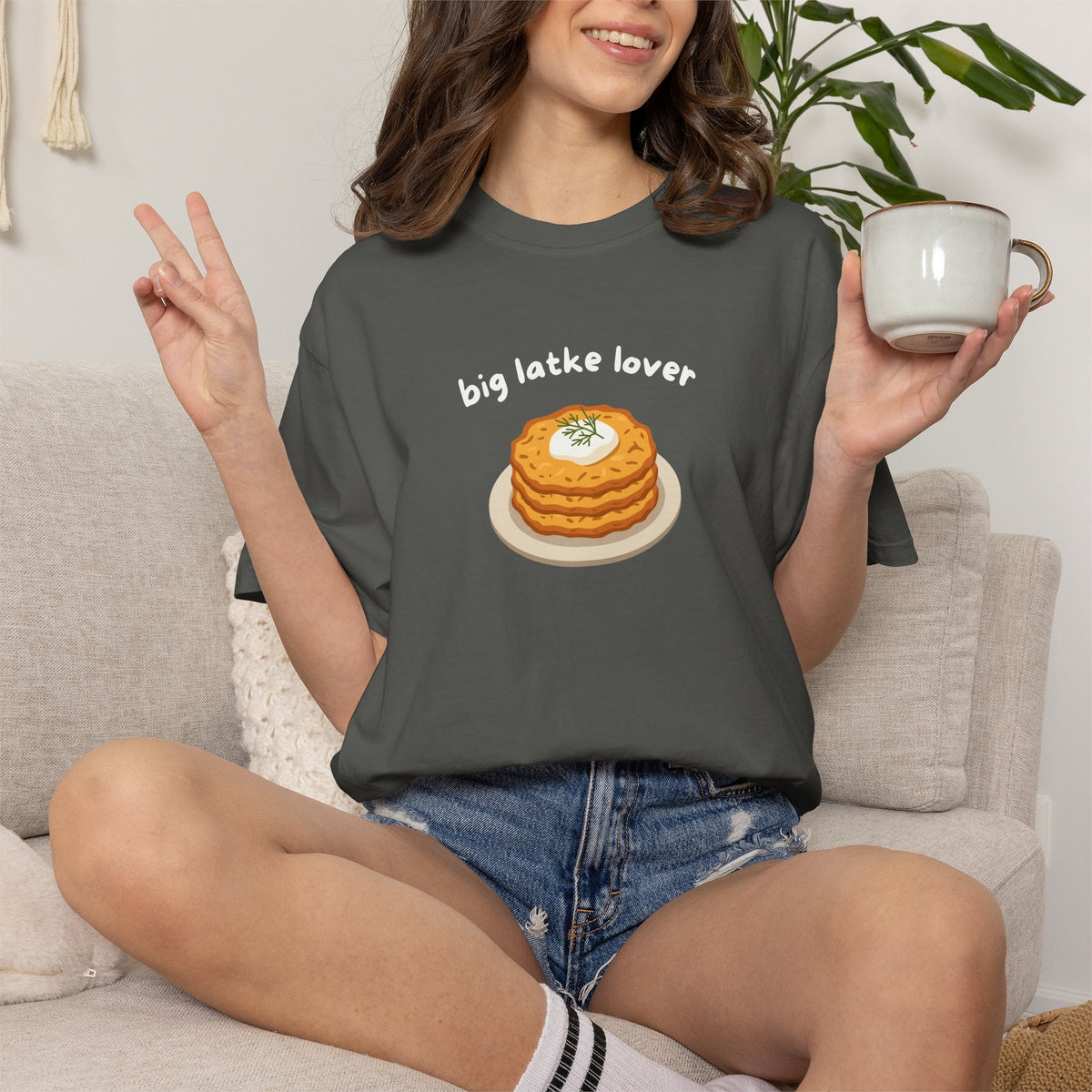 Big Latke Lover Potato Pancake Illustration T-Shirt