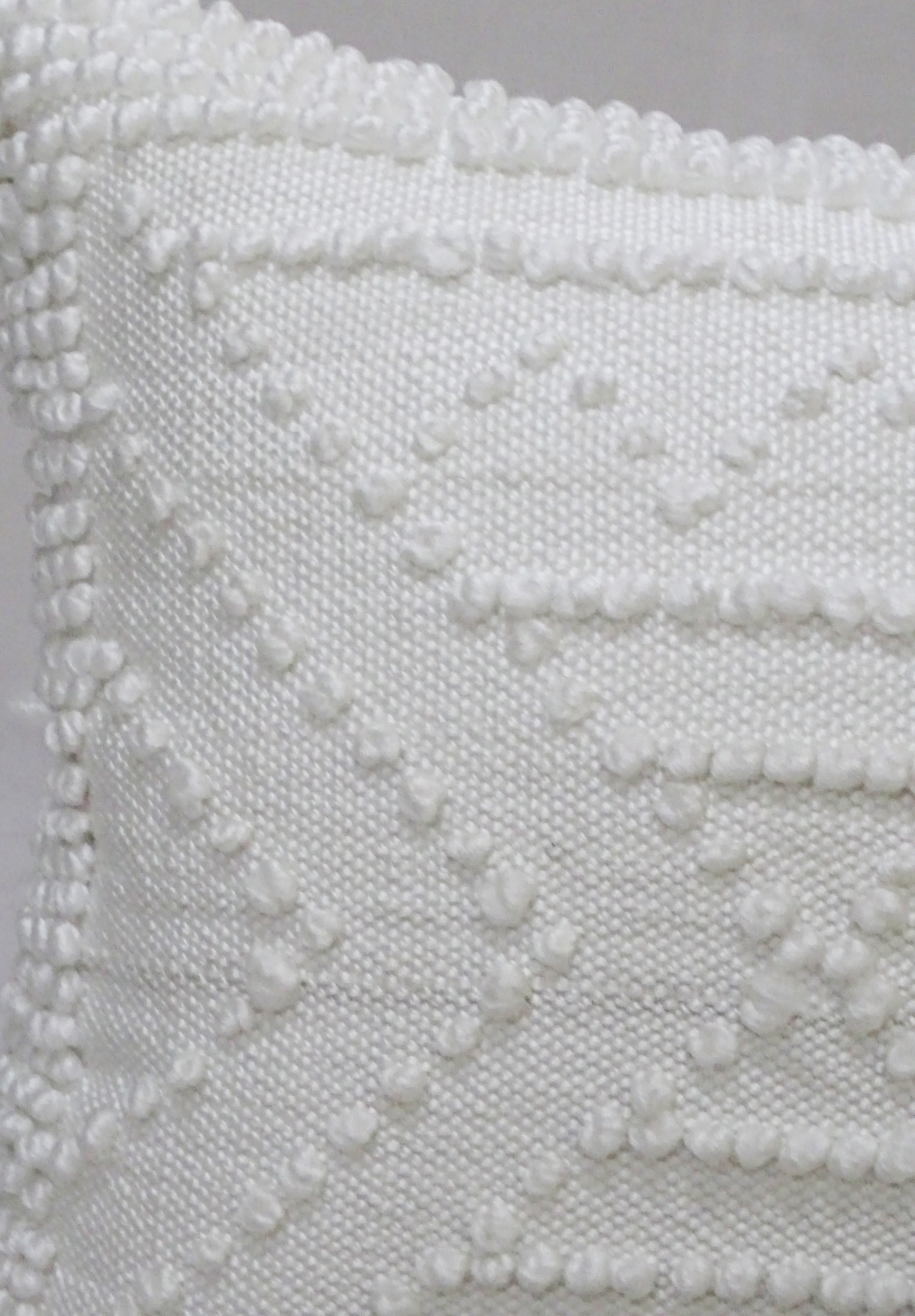 Decorative 18"x18" Outdoor Pillow for couch  (White)