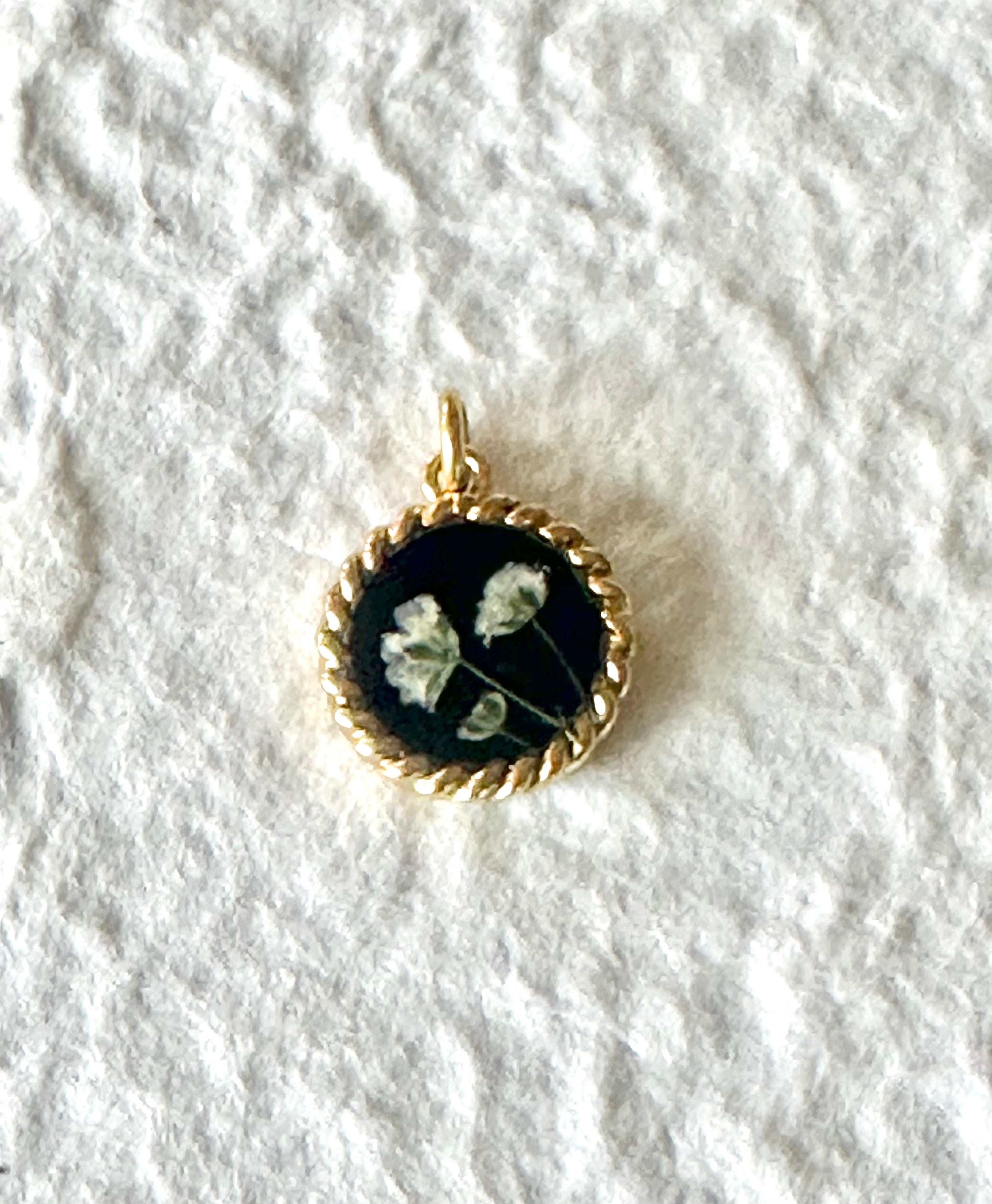 Floral Rope Bezel Necklace