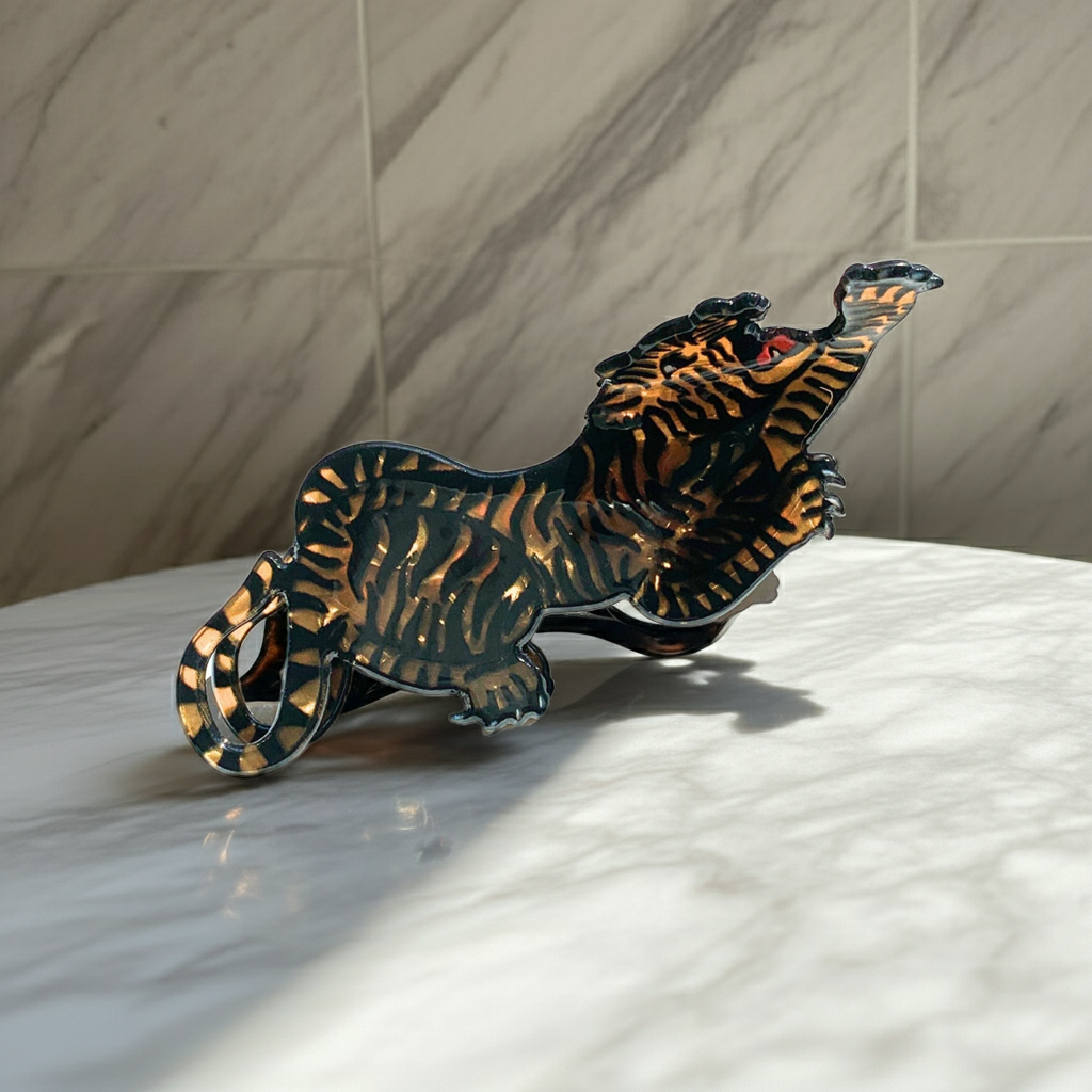"Attack" Style Tiger Hair Clip | Claw Clip in Velvet Travel Bag