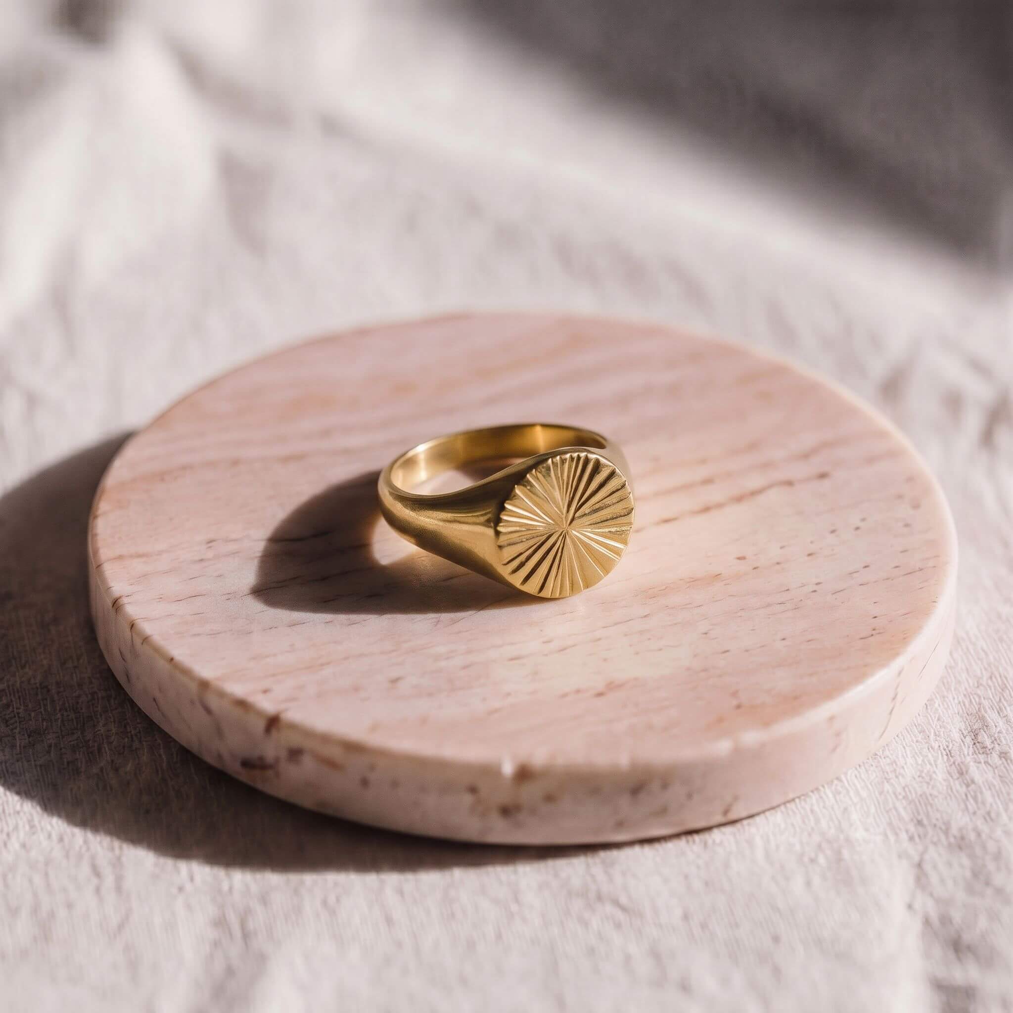 Nila Sun Signet Ring for Men and Women