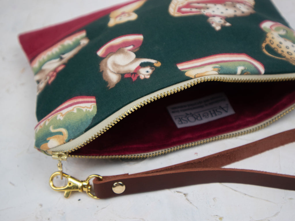 Cirque du Forêt Wristlet
