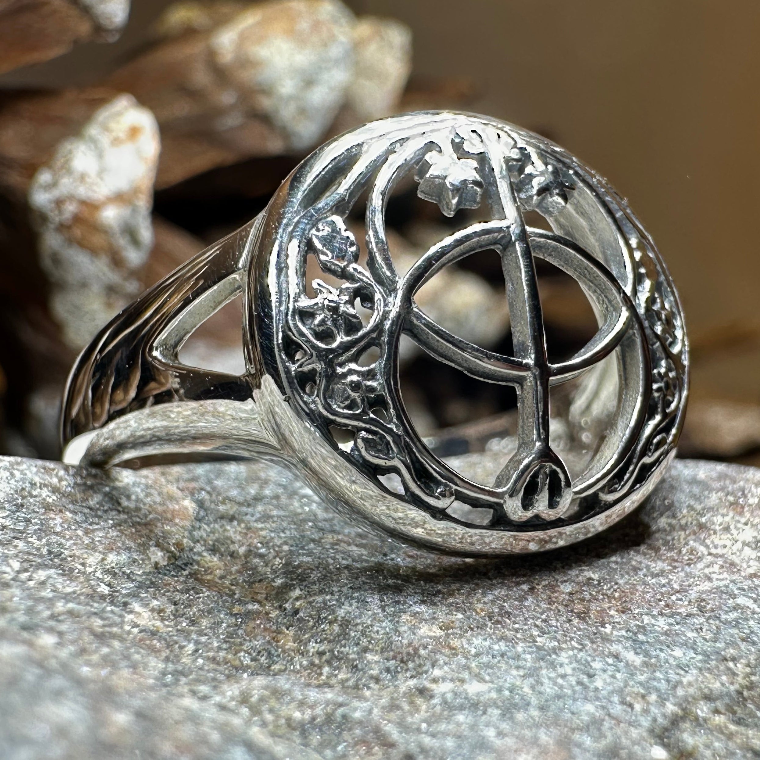 Chalice Well Ring in Sterling Silver