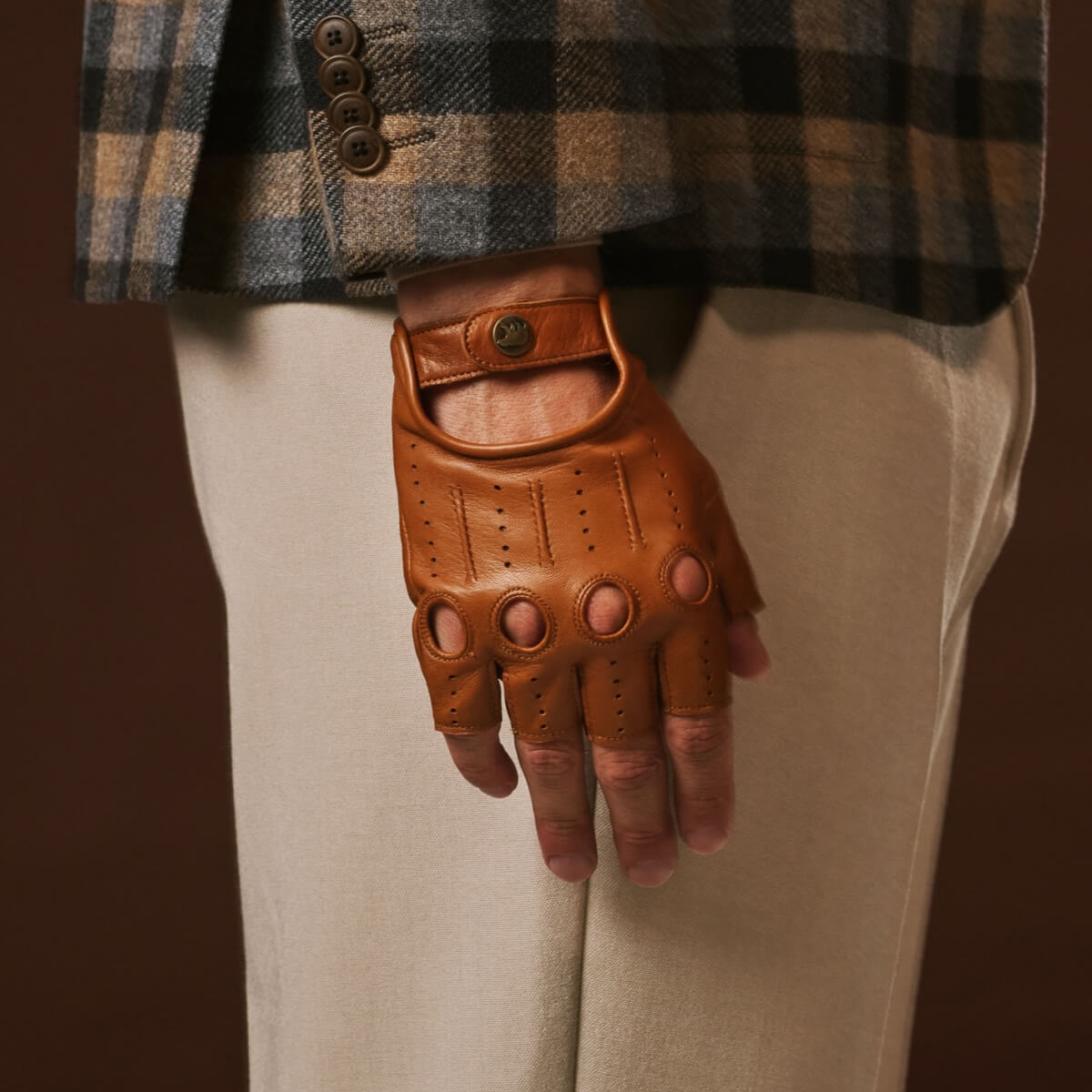 Giuseppe (cognac) - Italian lambskin fingerless leather driving gloves