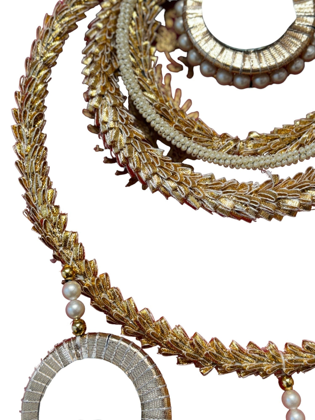 Gota, Mirror, Pearl & Bell Lari
