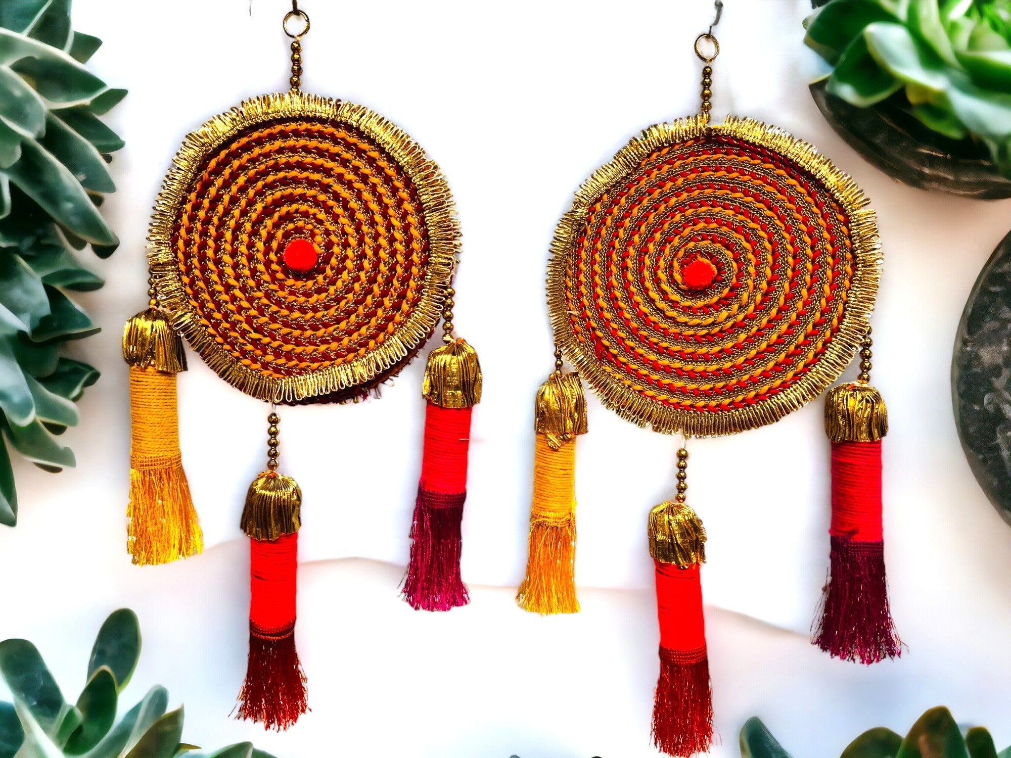 Laris with Tassels, Set of 2
