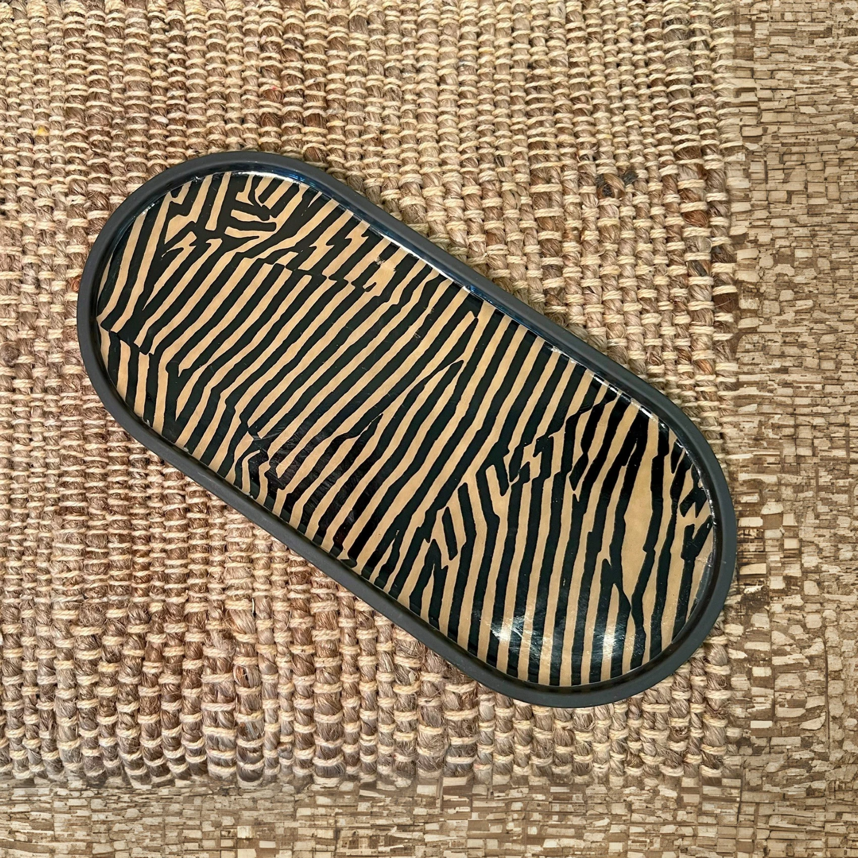 Avant Graphic Lacquered Oval Tray by Source by Studio Skara