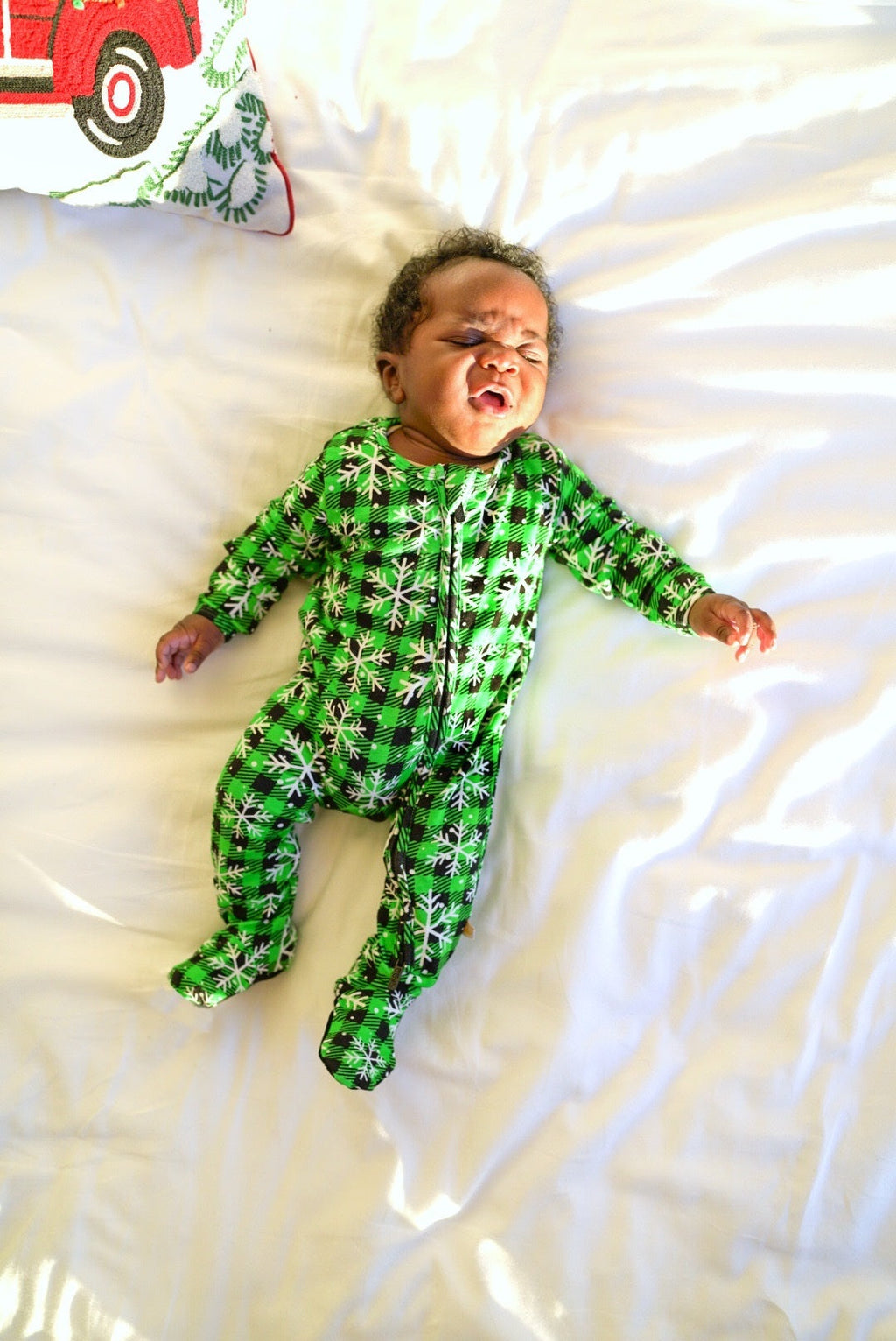 Green Buffalo Plaid Snowflake Family Matching Zip Footie