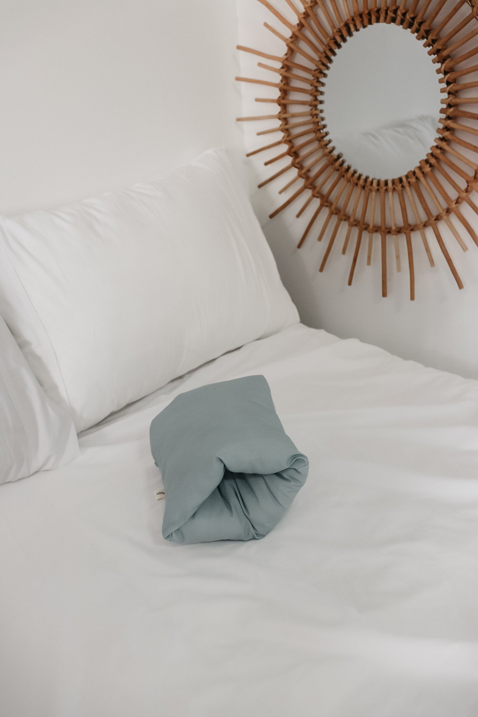 Lagoon Wipeable Cradle Arm Pillow