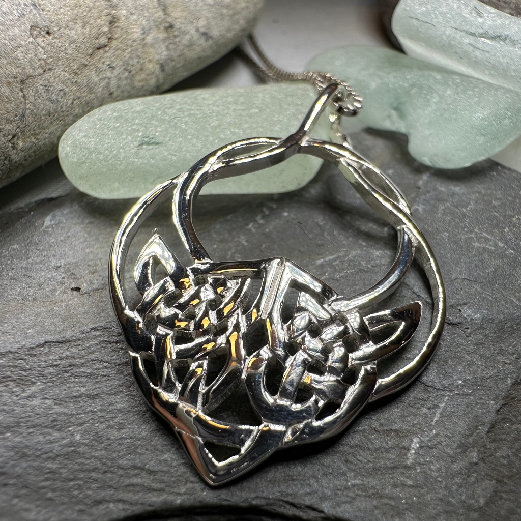 Lira Celtic Knot Necklace