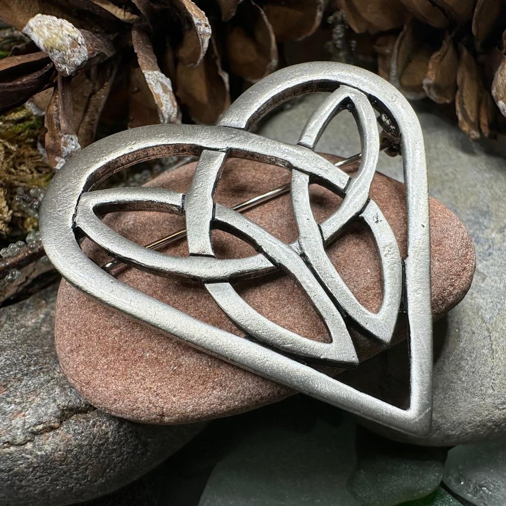 Everheart Celtic Heart Brooch in Pewter