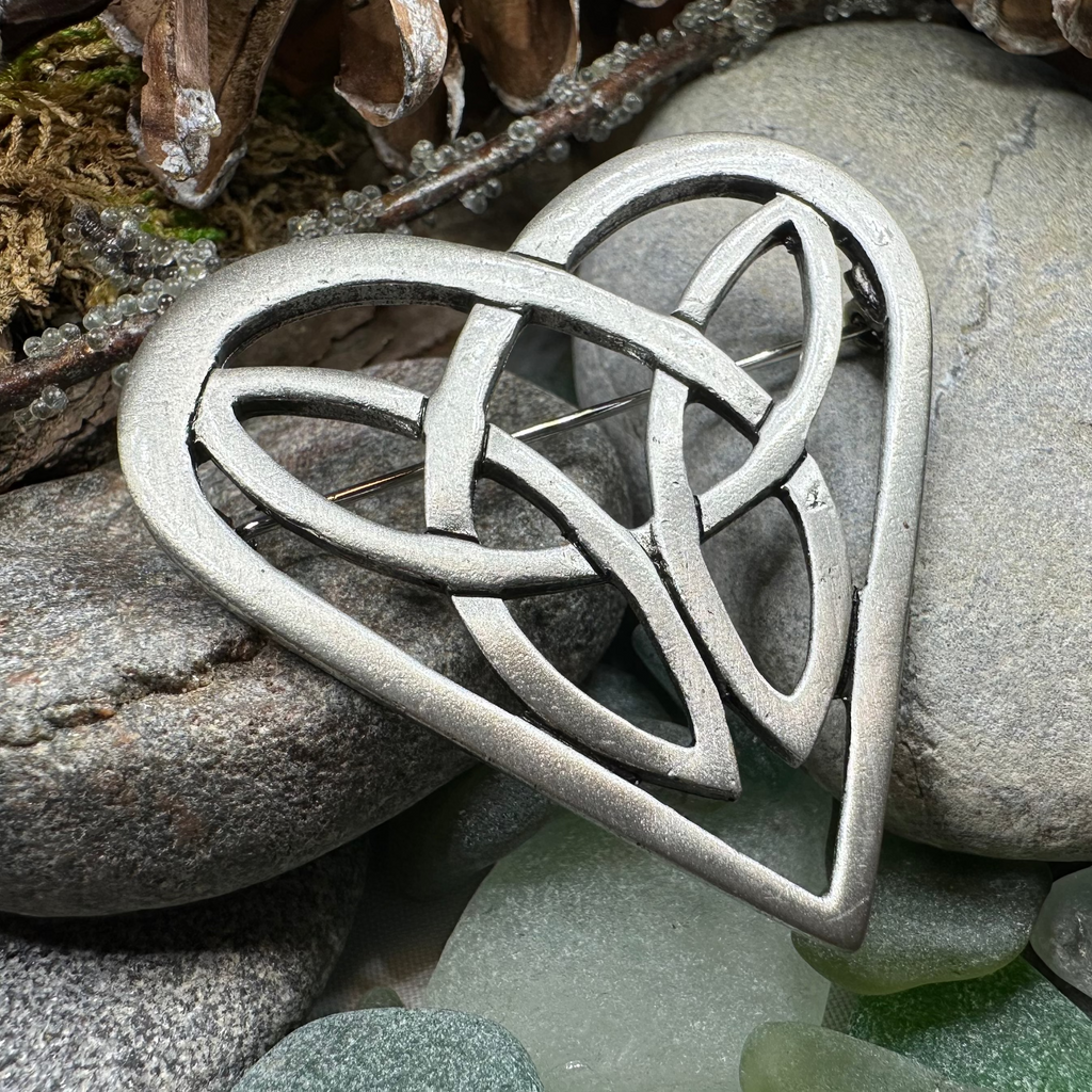 Everheart Celtic Heart Brooch in Pewter