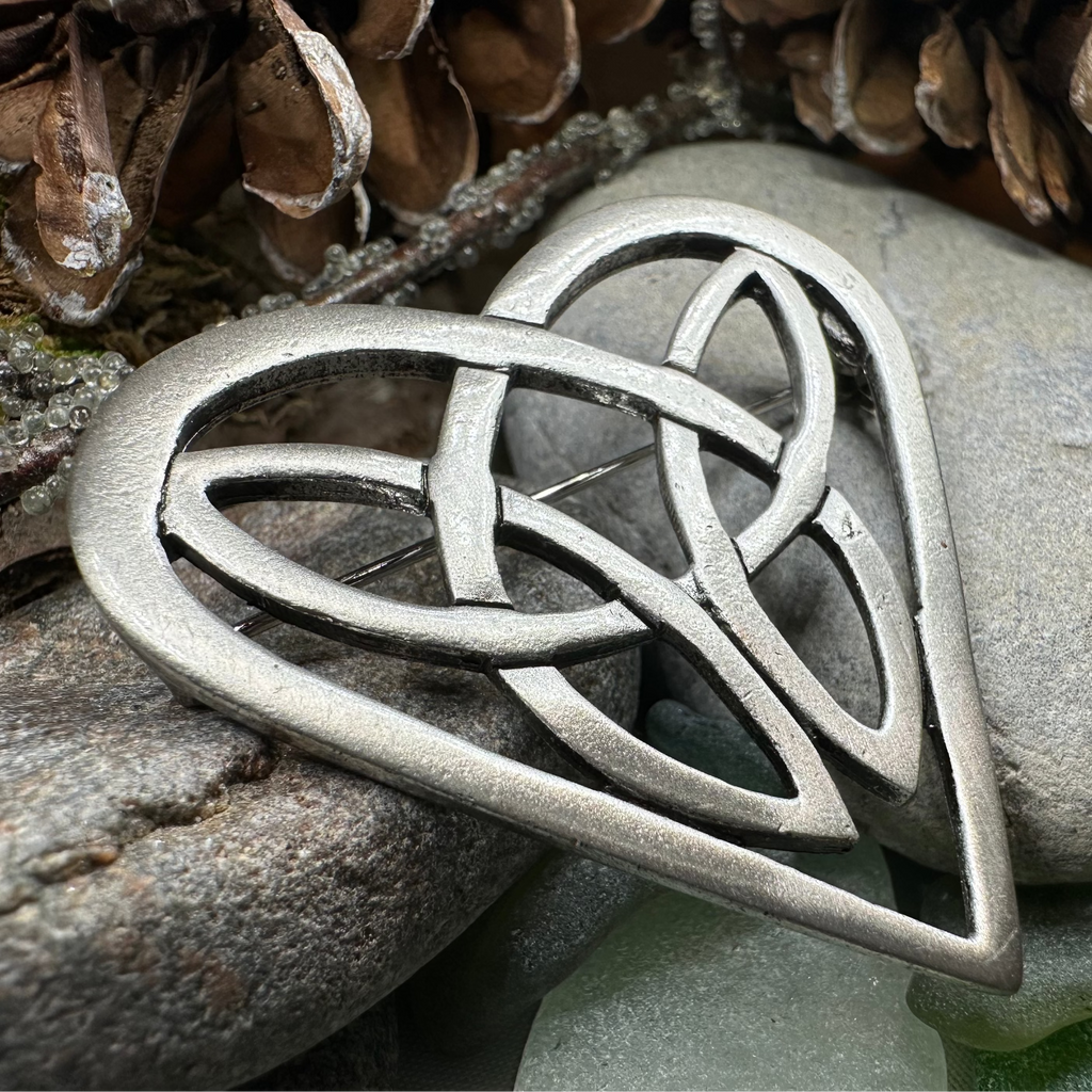 Everheart Celtic Heart Brooch in Pewter