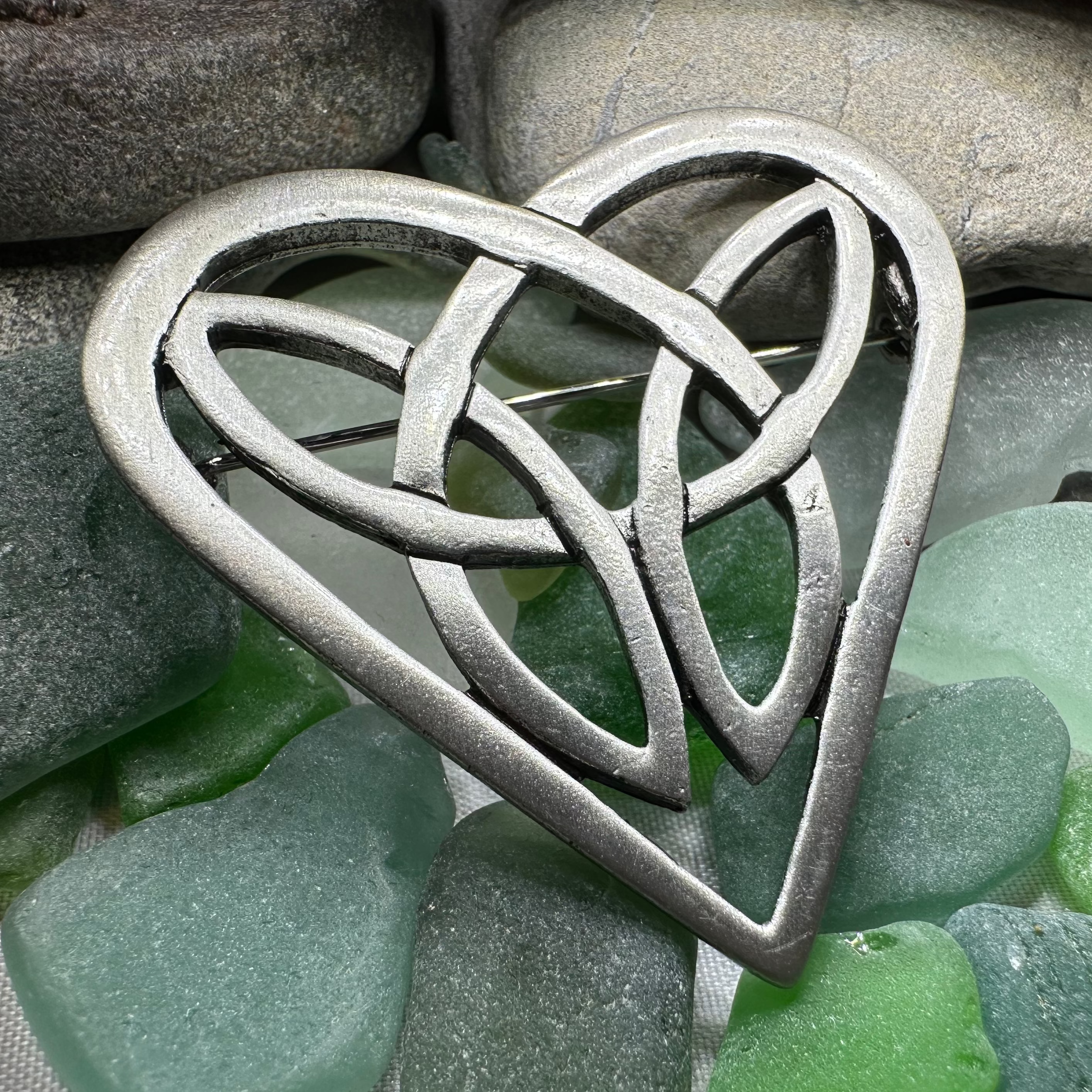 Everheart Celtic Heart Brooch in Pewter