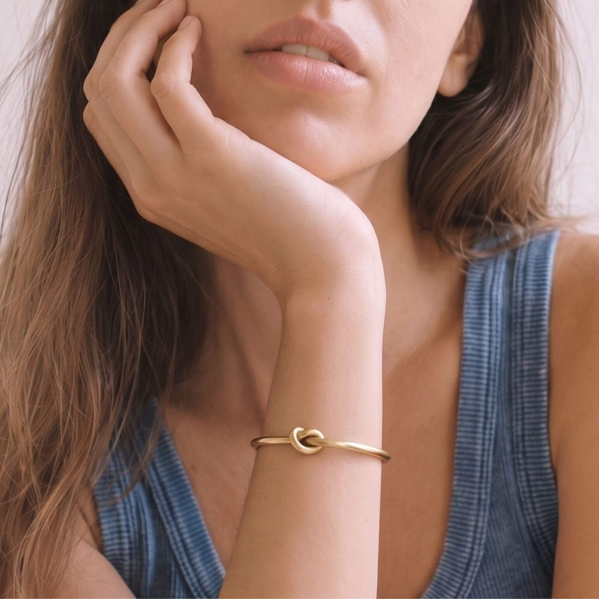 Open Knot Cuff Bracelet in Brass for Women - Tatu