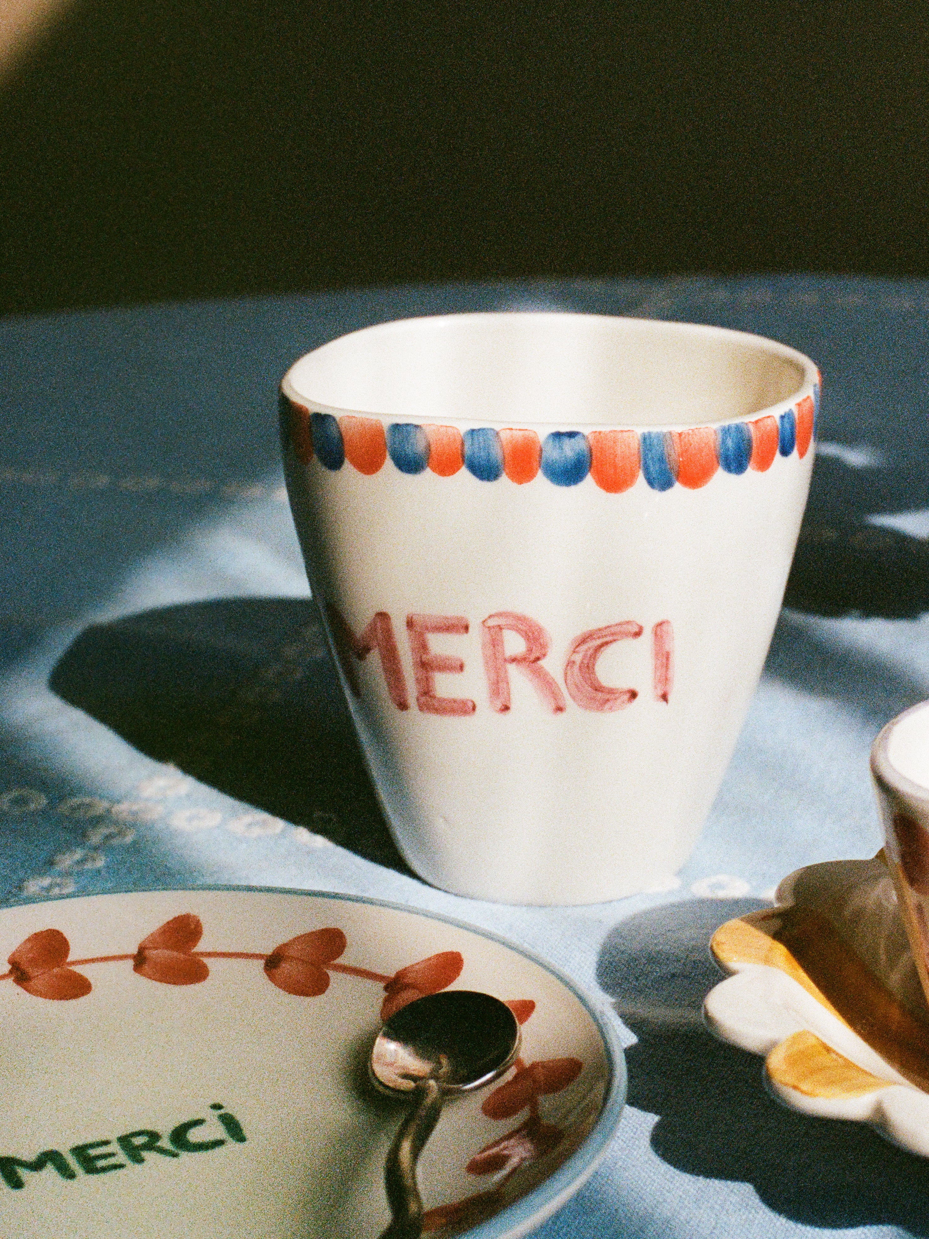 Ceramic Oval Cup with Hand Painted Merci - 10.1 oz