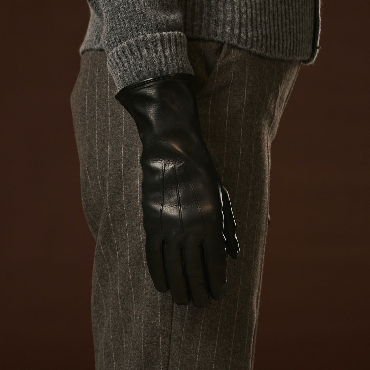 Luciana (black) - Extended women’s Italian lambskin leather gloves with rabbit fur lining