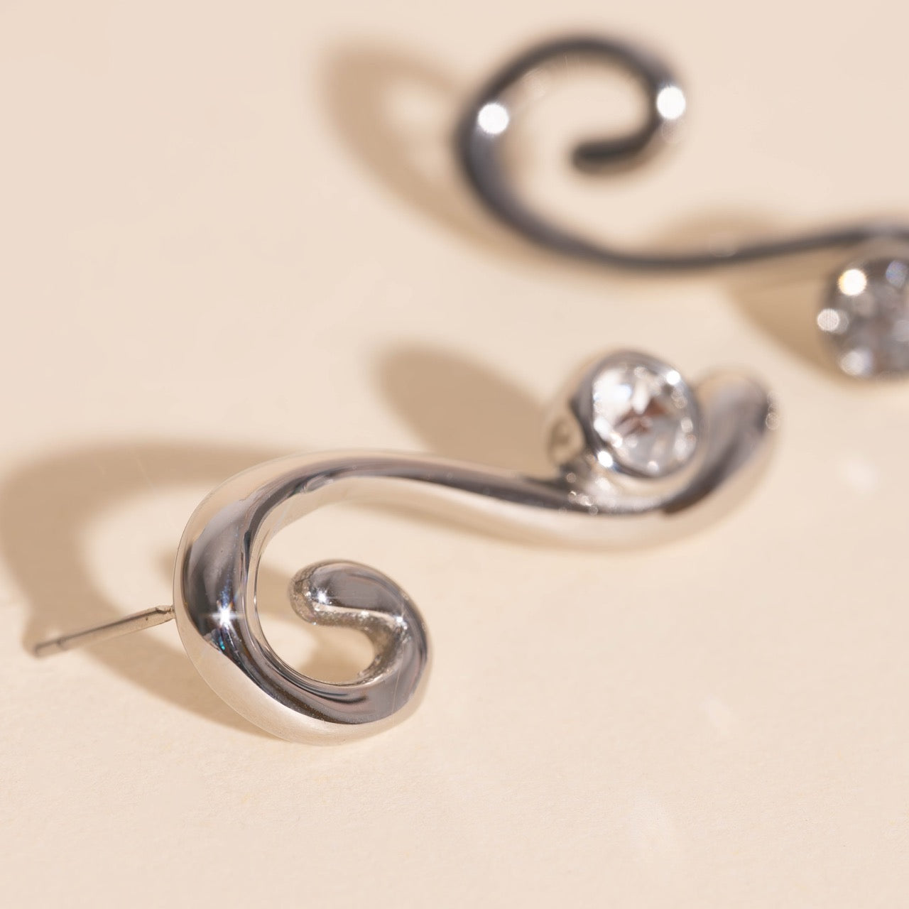Tide Twinkle Stud Earrings