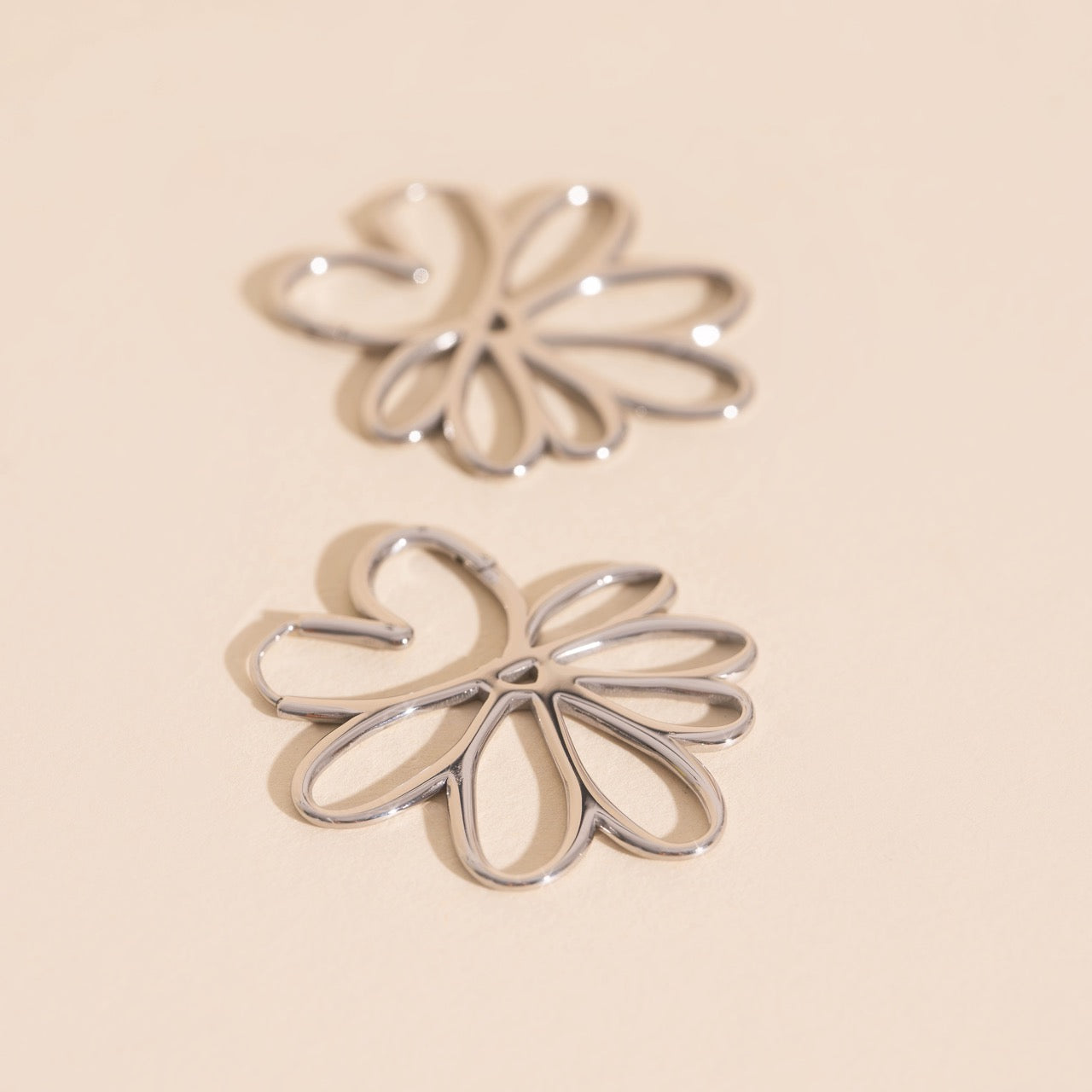 Wire Floral Huggie Hoop Earrings
