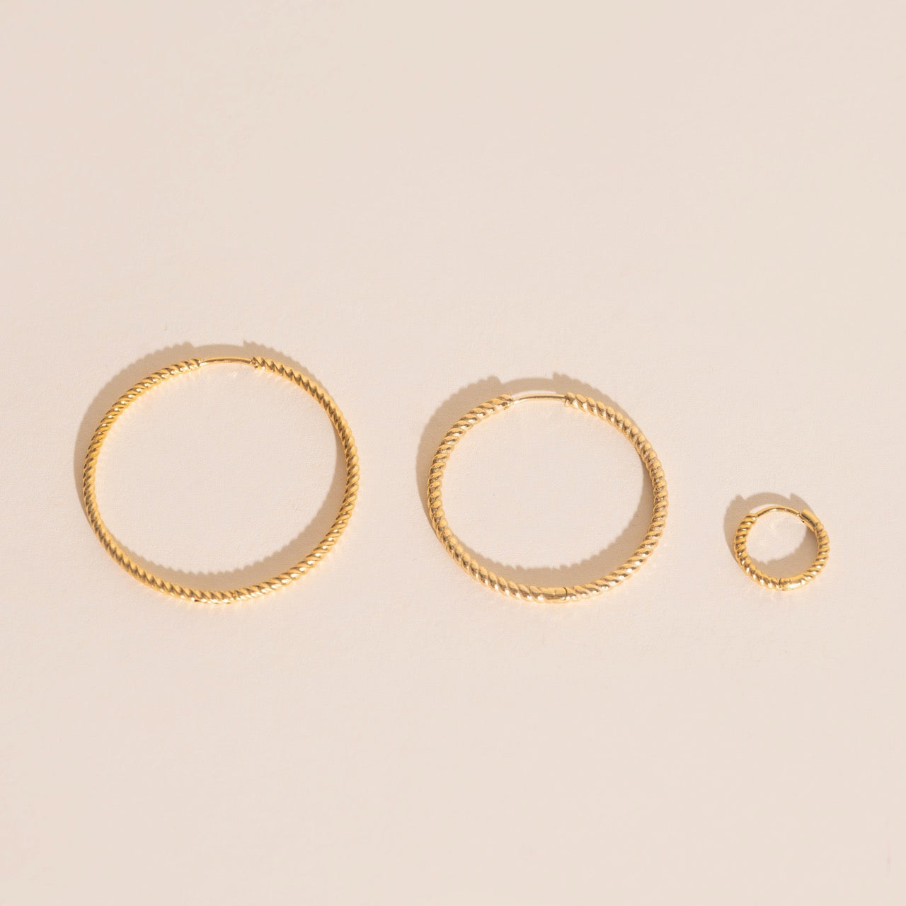 Lasso Rope Rounded Huggie Hoop Earrings