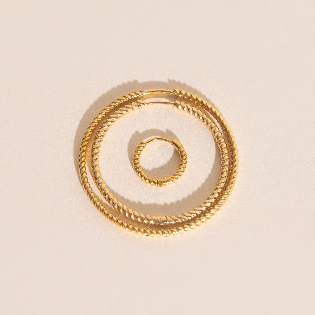 Lasso Rope Rounded Huggie Hoop Earrings