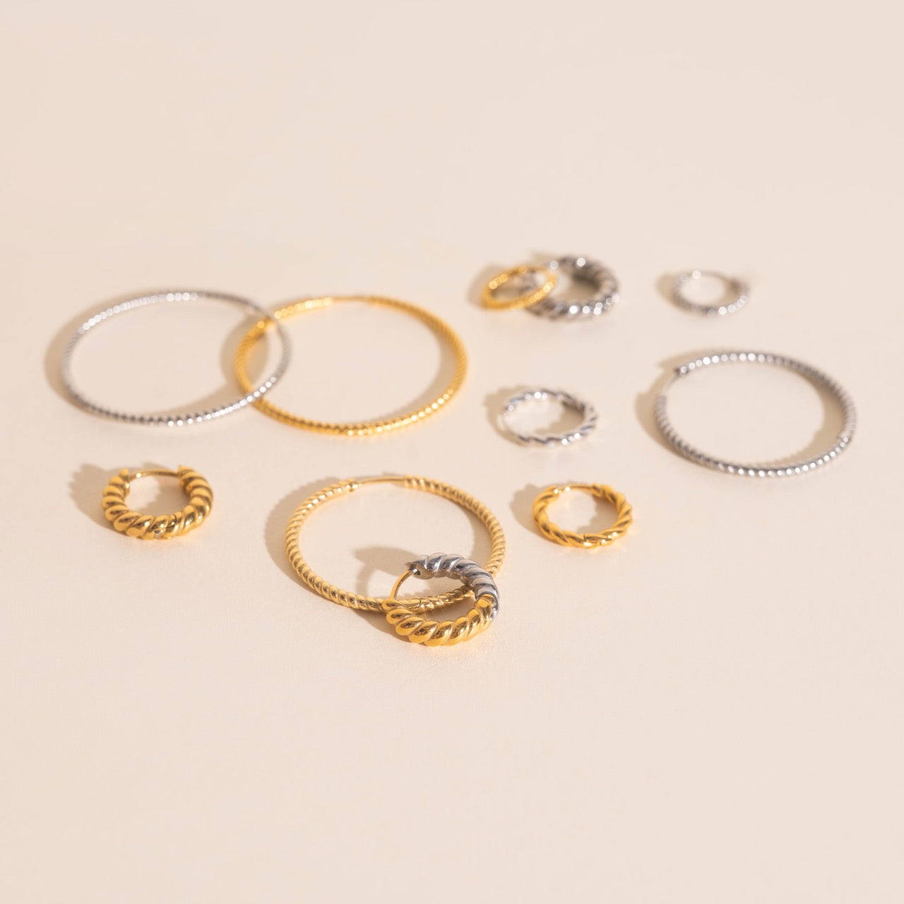 Lasso Rope Rounded Huggie Hoop Earrings