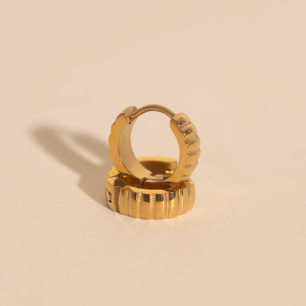 Scalloped Chunky Huggie Hoop Earrings