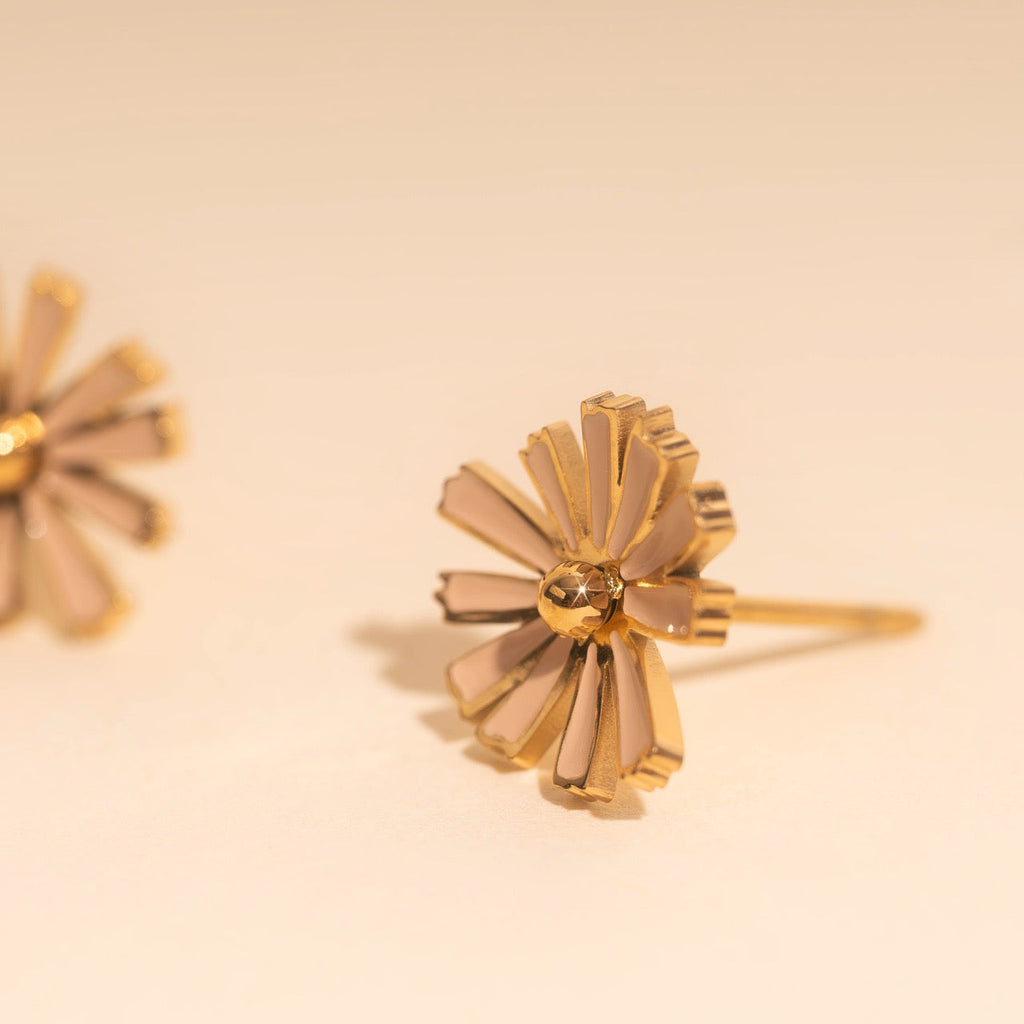 Sunburst Daisy Stud Earrings
