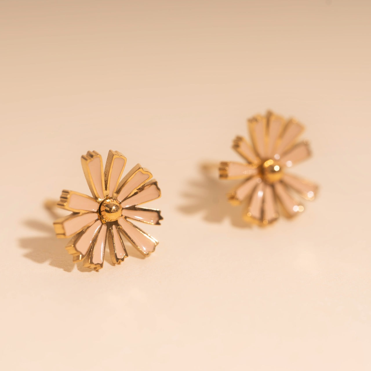 Sunburst Daisy Stud Earrings