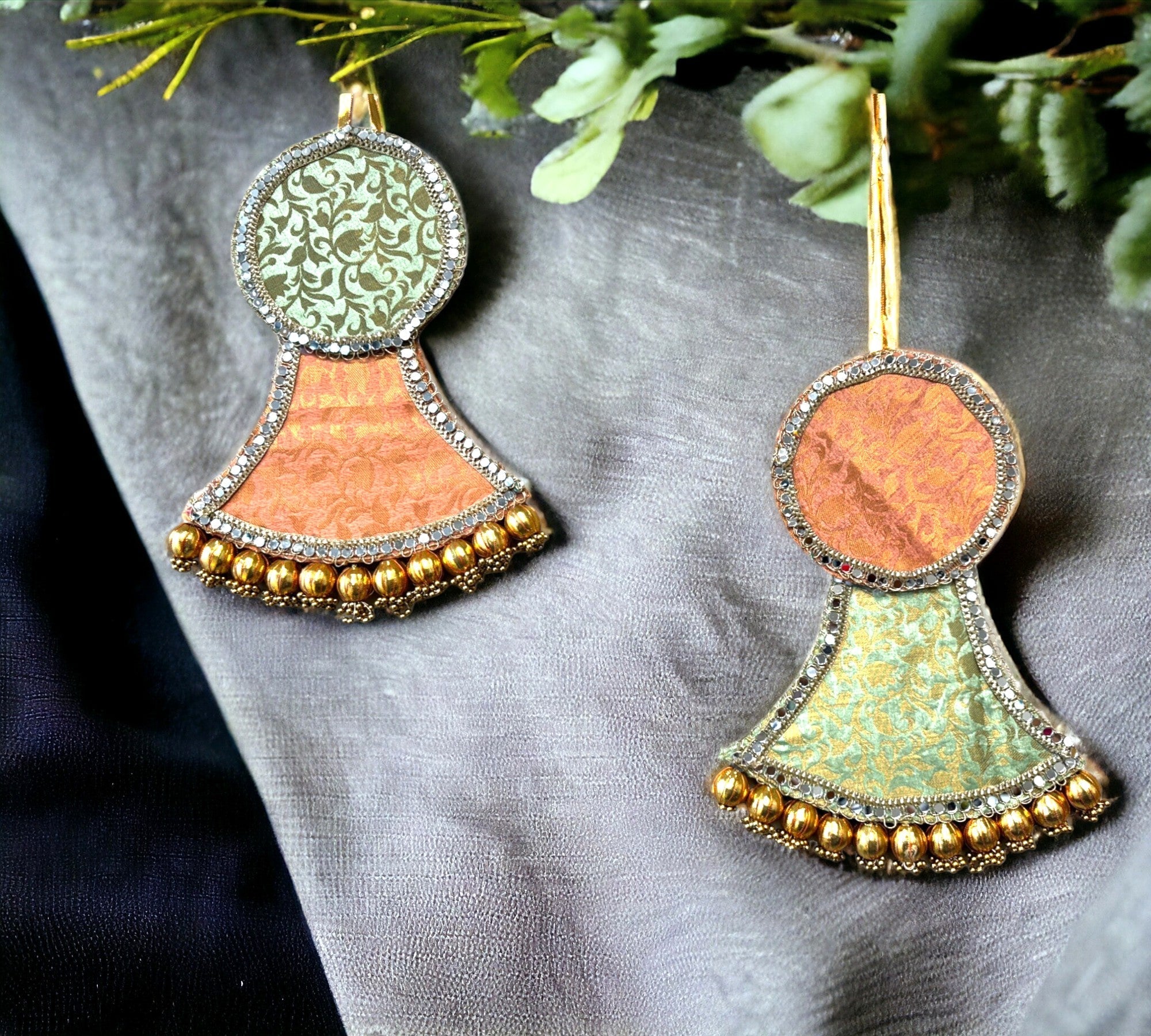Zari & Gota Laris, Set of 2