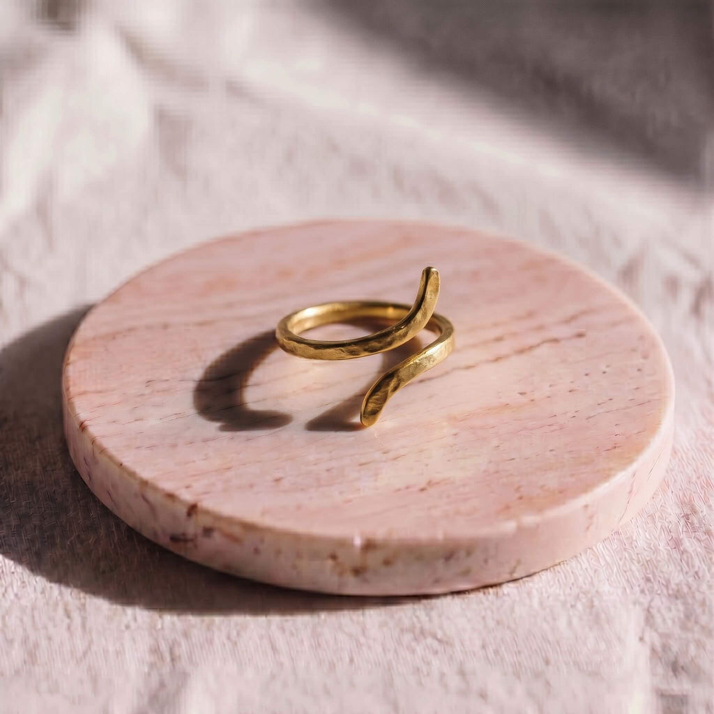 Pera Adjustable Wrap Ring
