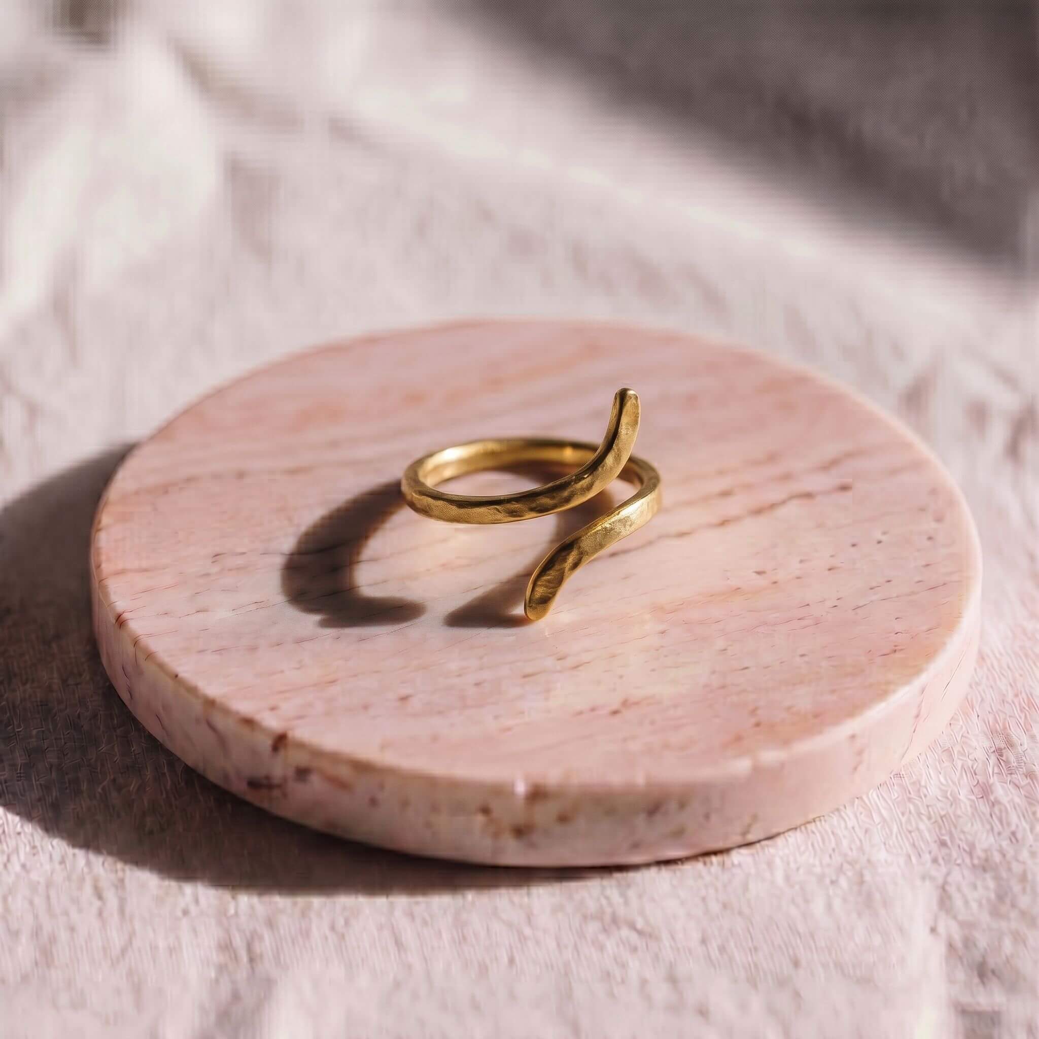Pera Adjustable Wrap Ring