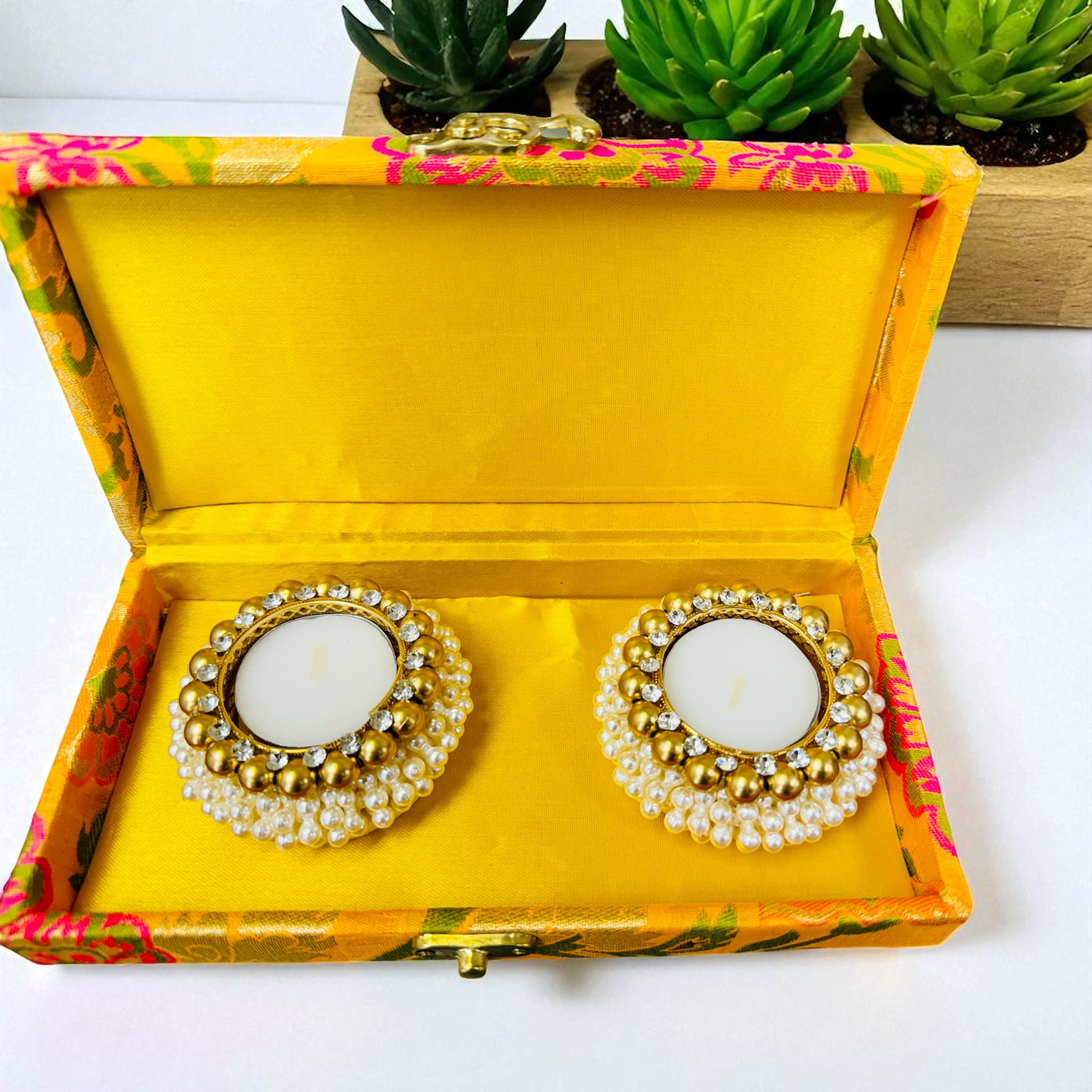 Ready-to-Gift Set- 2 Diyas in Gift Box with Happy Diwali Cutout