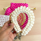Karwachauth Gift Combo - Reusable Gajra, Sindoor Dibbi, Bindi & Gota Potli