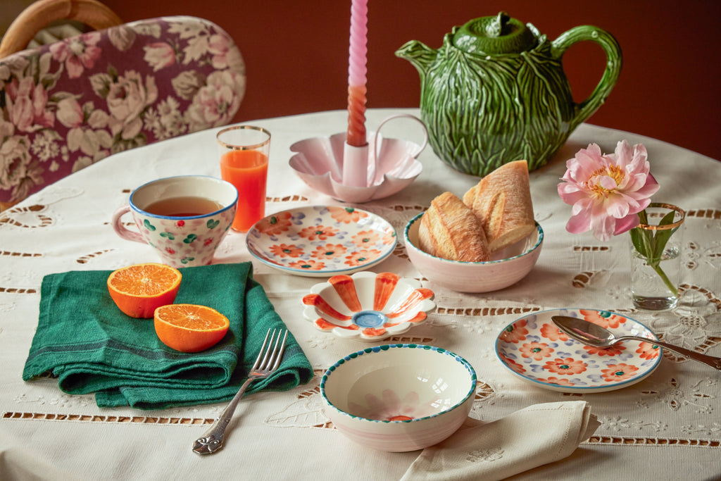 Ceramic Teapot with Embossed Kale Design - Hand Painted - 1,6L / 54.1 oz