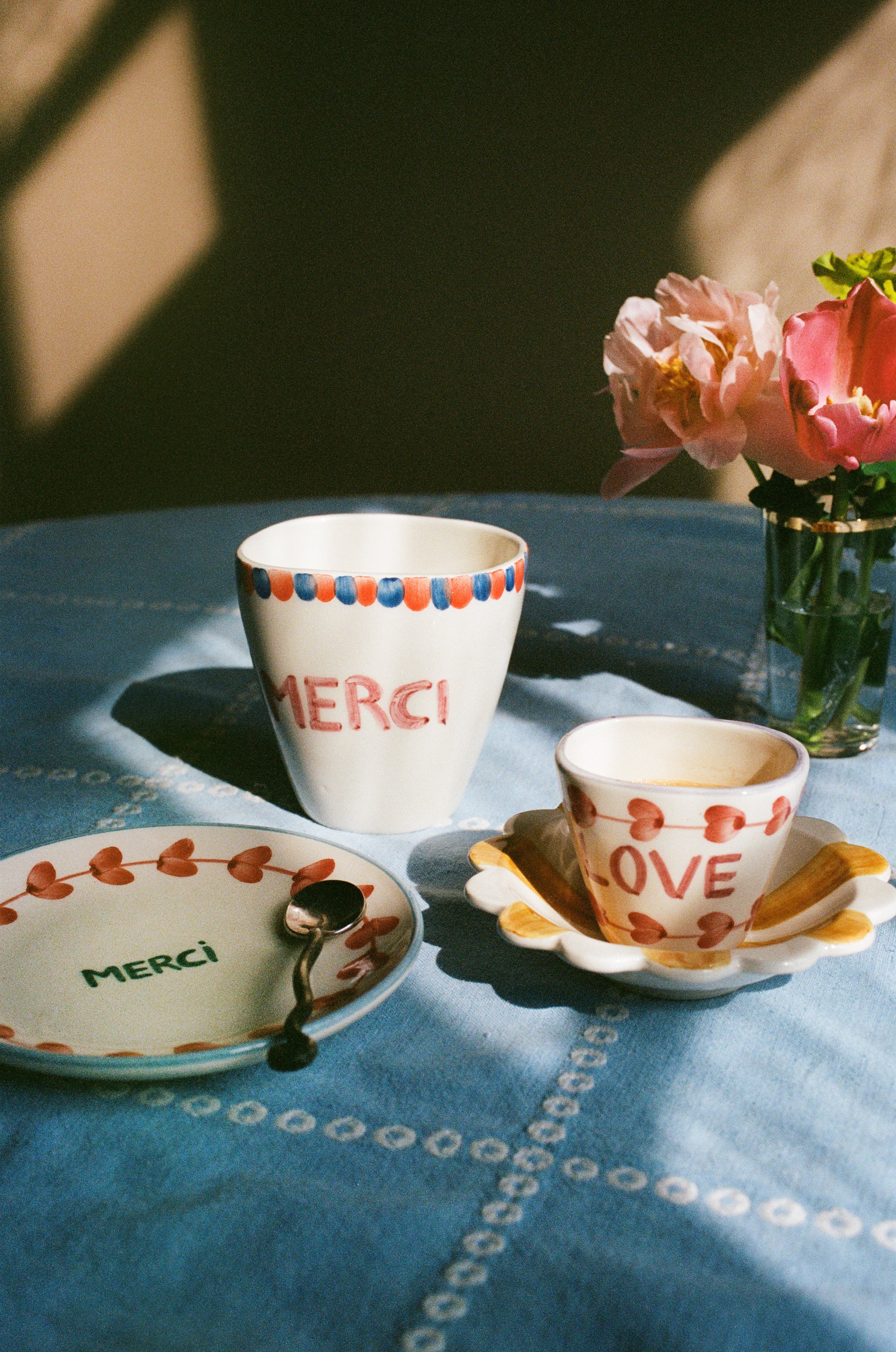 Ceramic Oval Cup with Hand Painted Merci - 10.1 oz