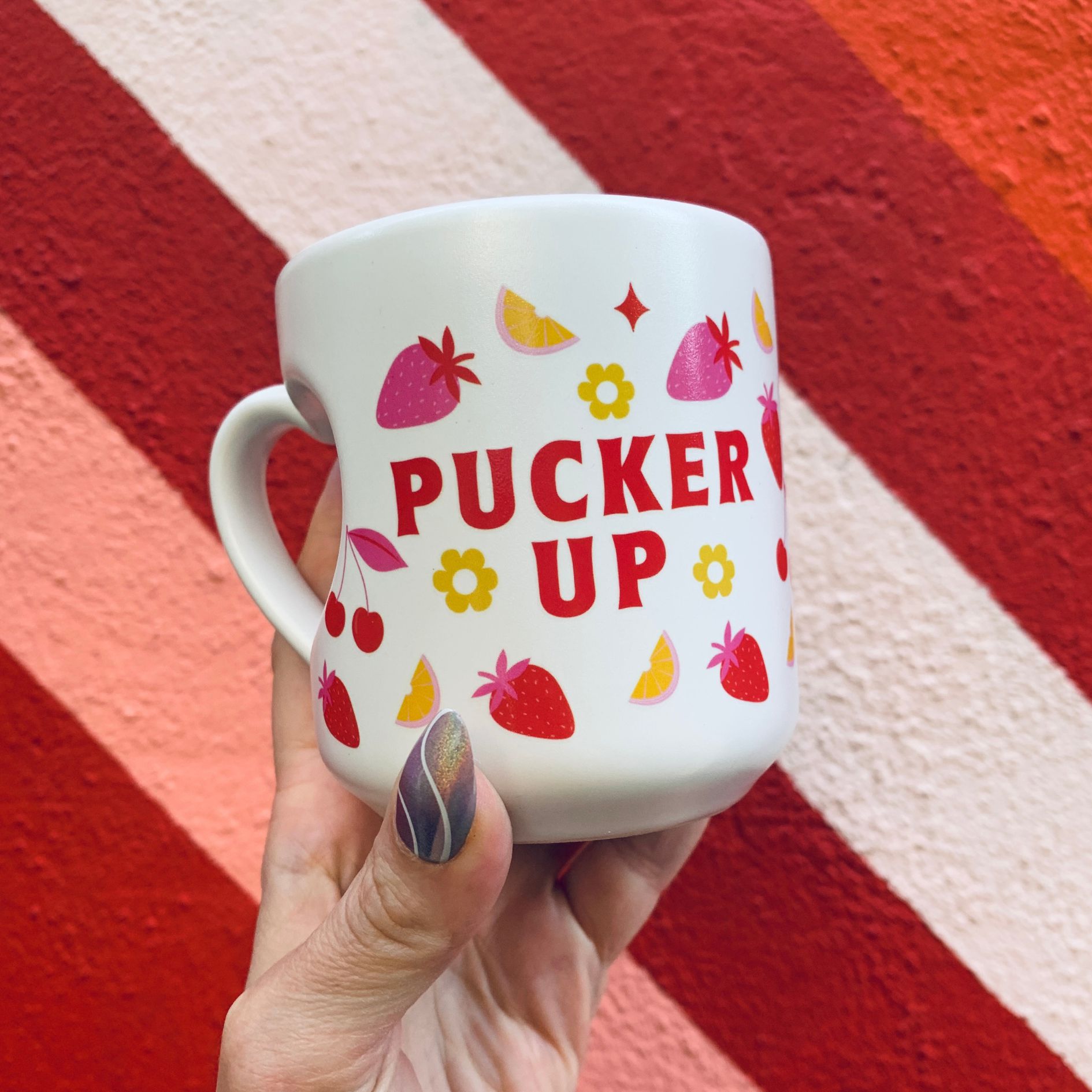 Romance Pucker Up Heart Shaped Handle Mug | Stoneware Tea Coffee Cup | 12oz