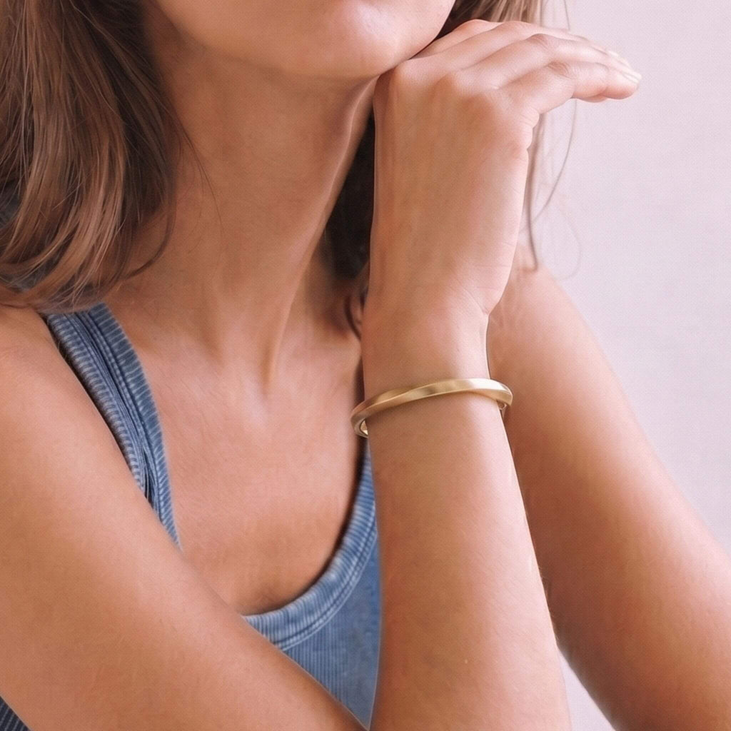 Round Open Twisted Cuff Bracelet for Men and Women - Pili